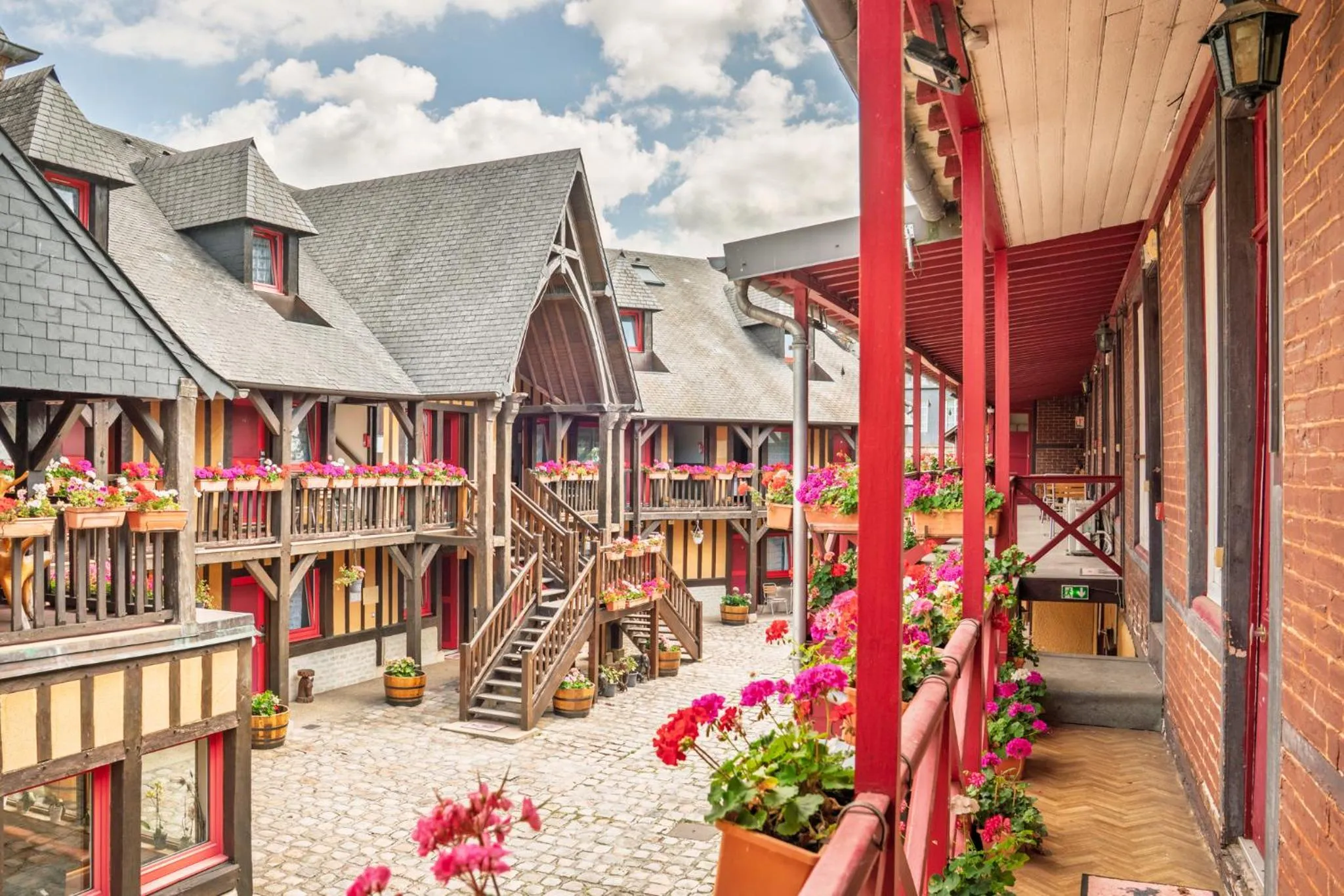 Property building in Hotel La Diligence