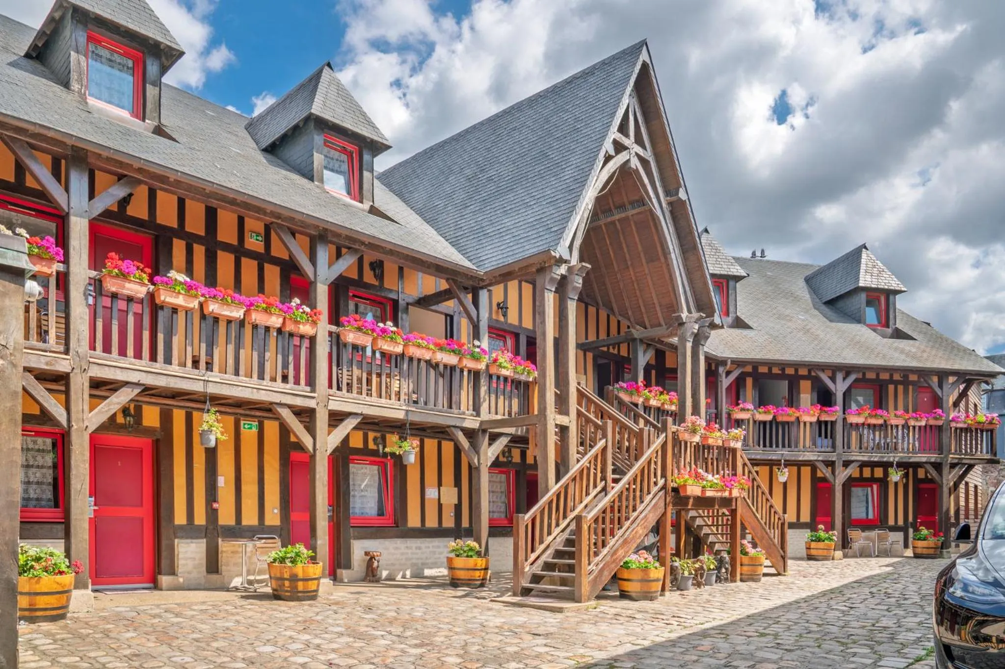 Property building in Hotel La Diligence