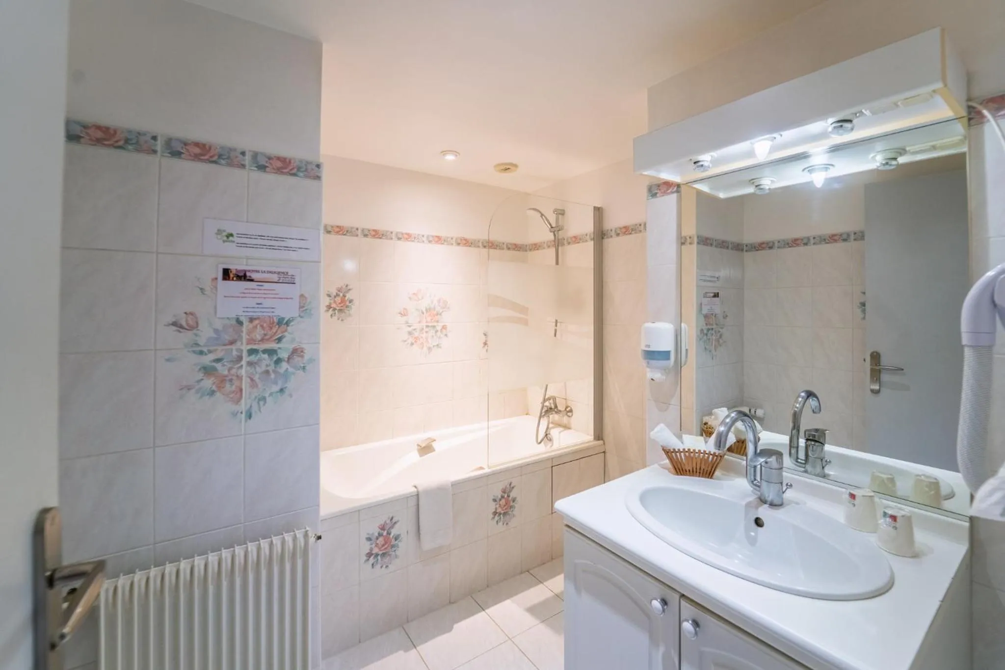 Bathroom in Hotel La Diligence
