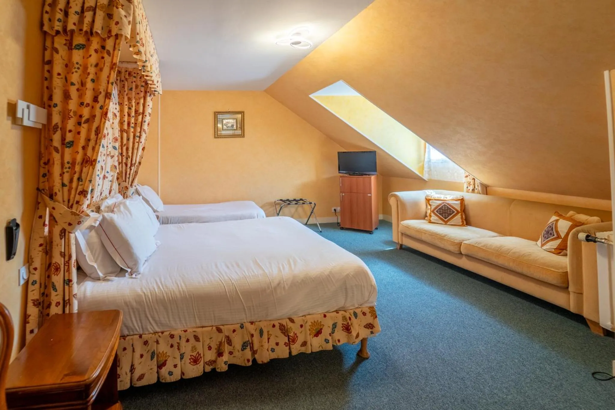 Bed in Hotel La Diligence