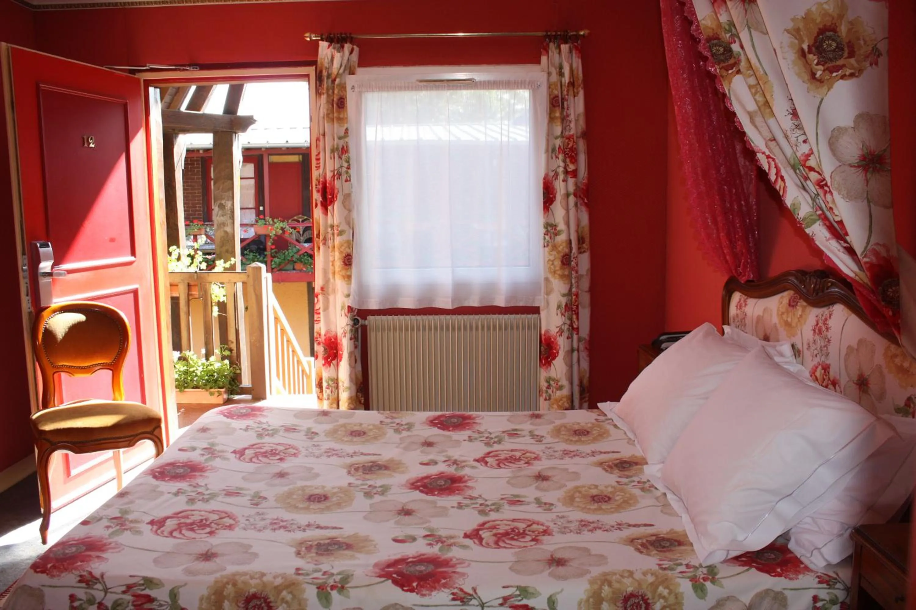 Bed in Hotel La Diligence