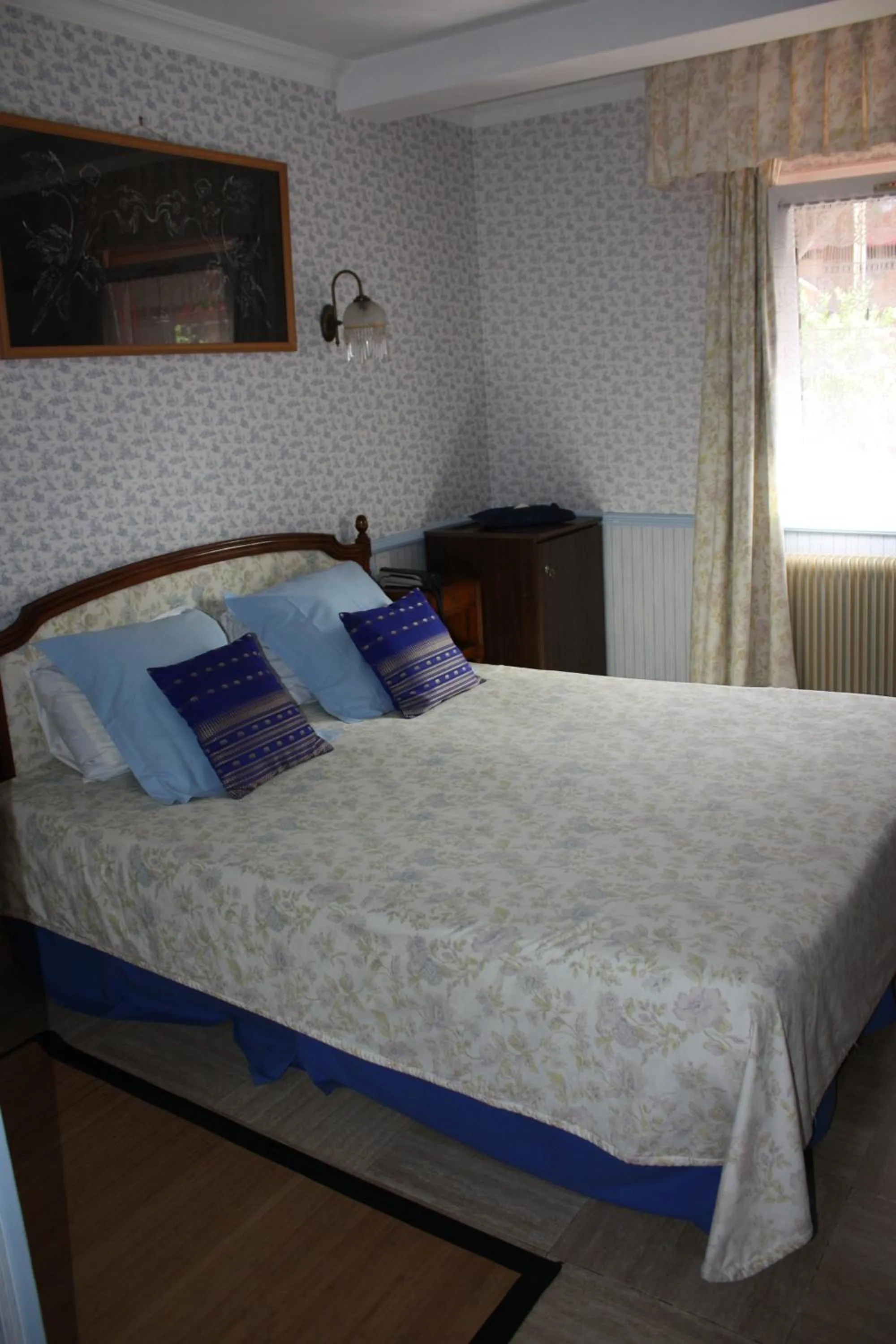 Bed in Hotel La Diligence