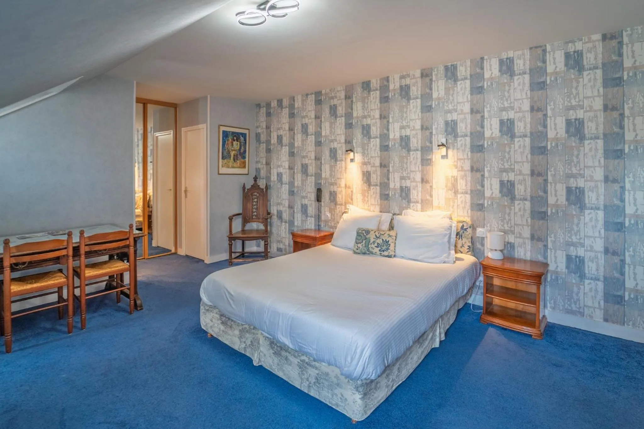 Bed in Hotel La Diligence