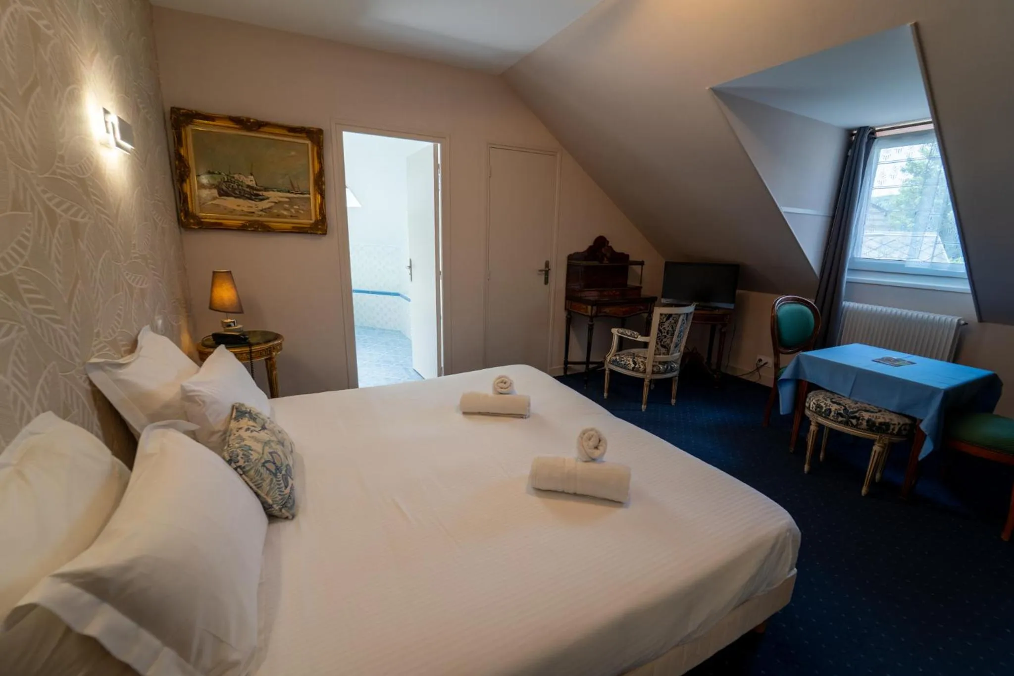 Bed in Hotel La Diligence