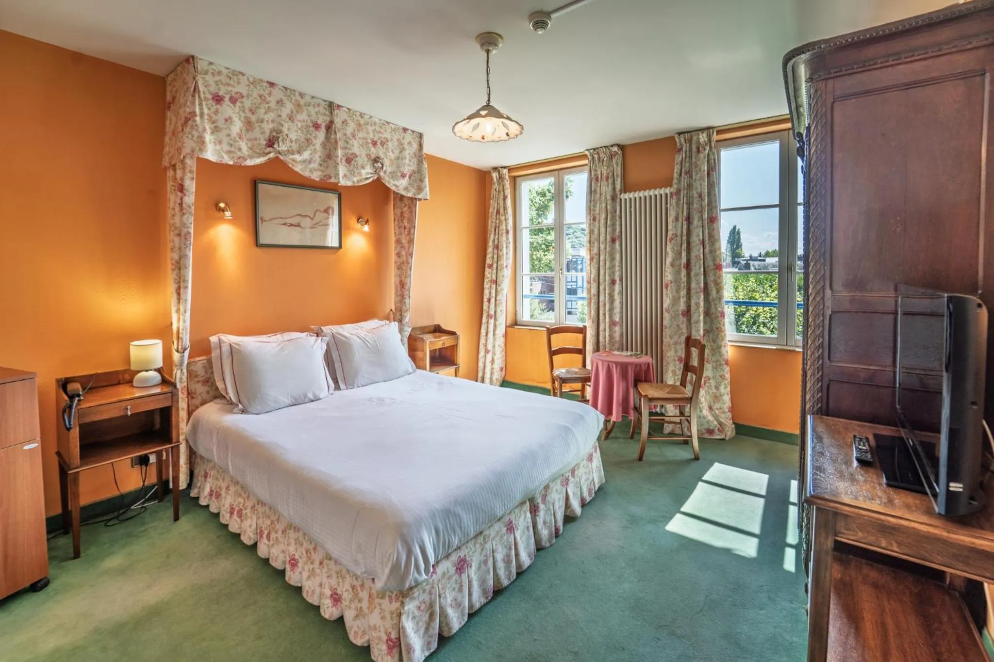 Bed in Hotel La Diligence