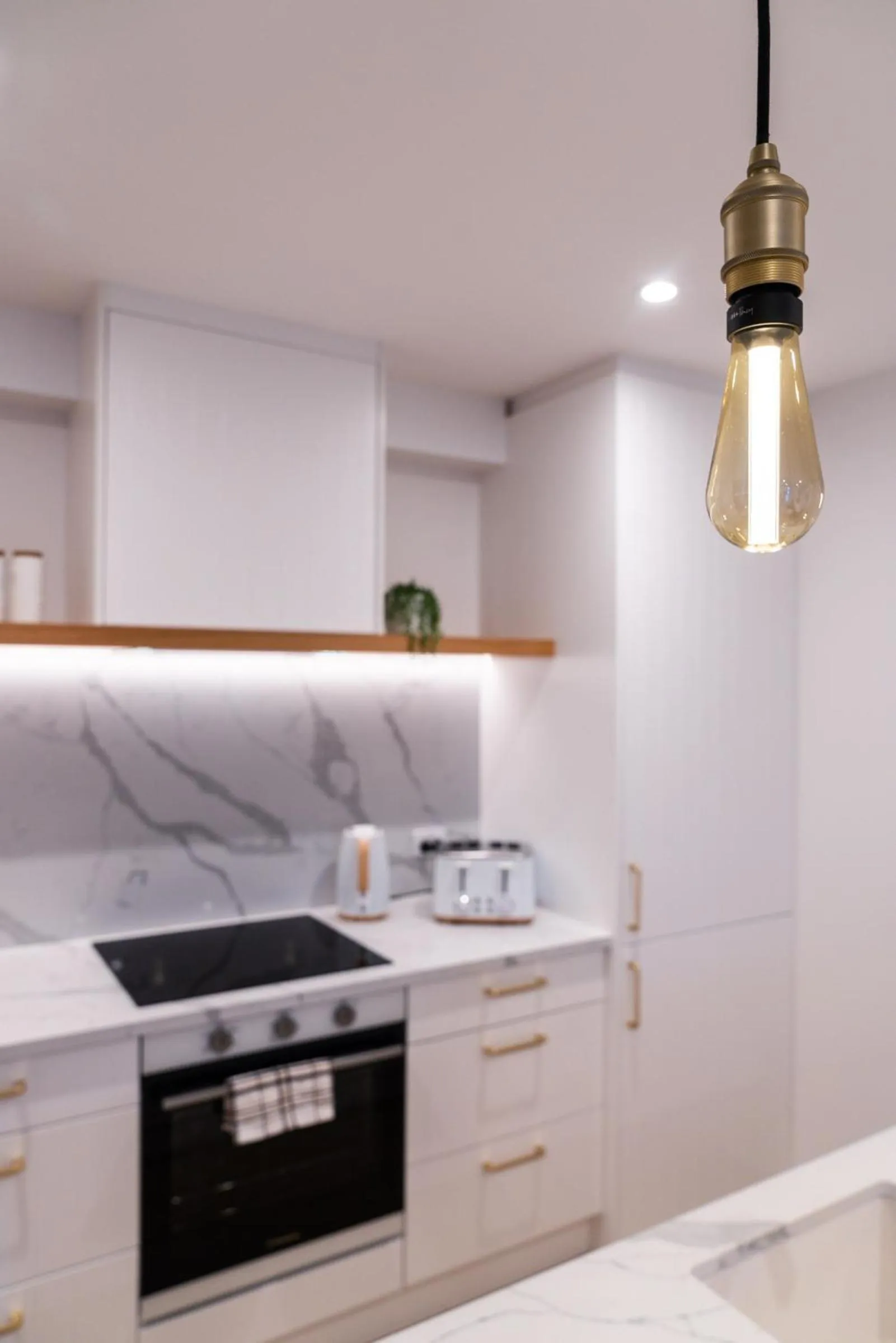 Kitchen or kitchenette in Stay Mission Bay