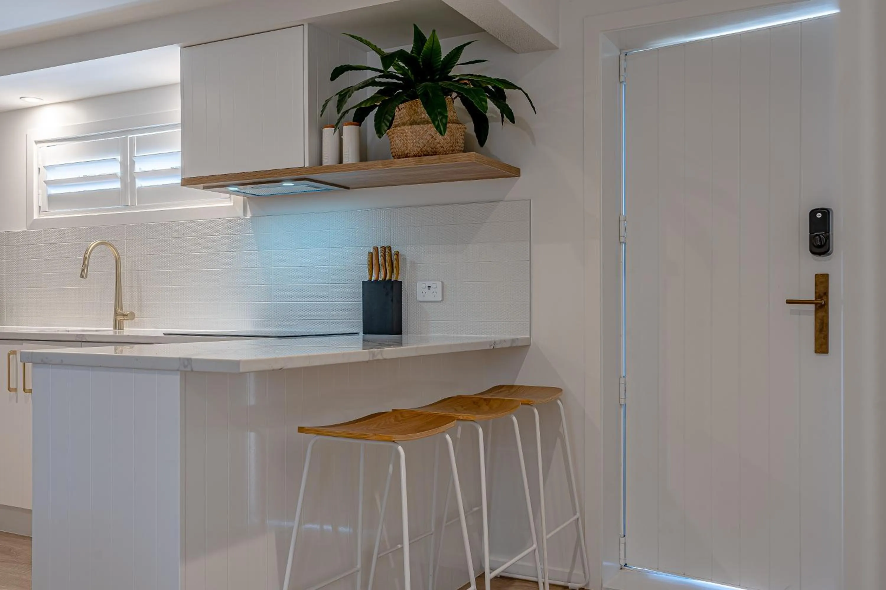 Kitchen or kitchenette in Stay Mission Bay