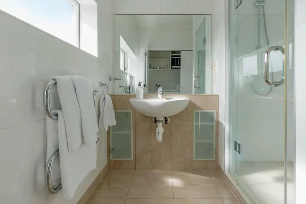 Shower in Stay Mission Bay