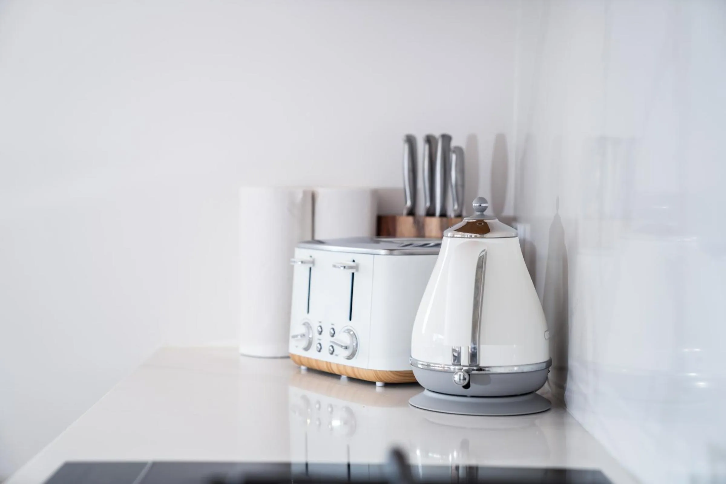 Kitchen or kitchenette in Stay Mission Bay