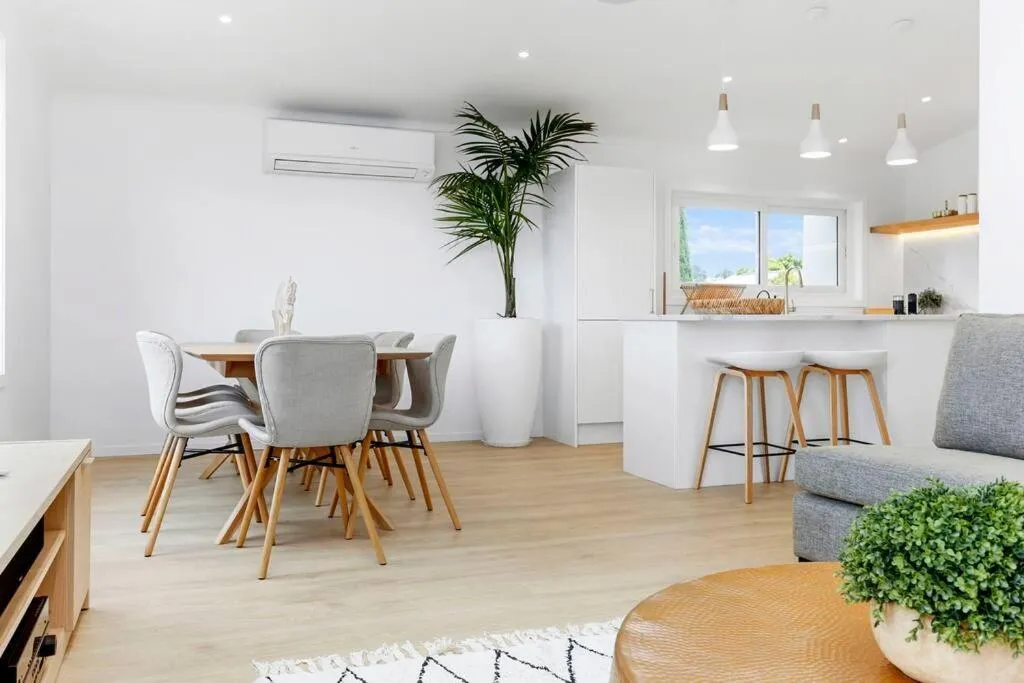 Kitchen or kitchenette in Stay Mission Bay