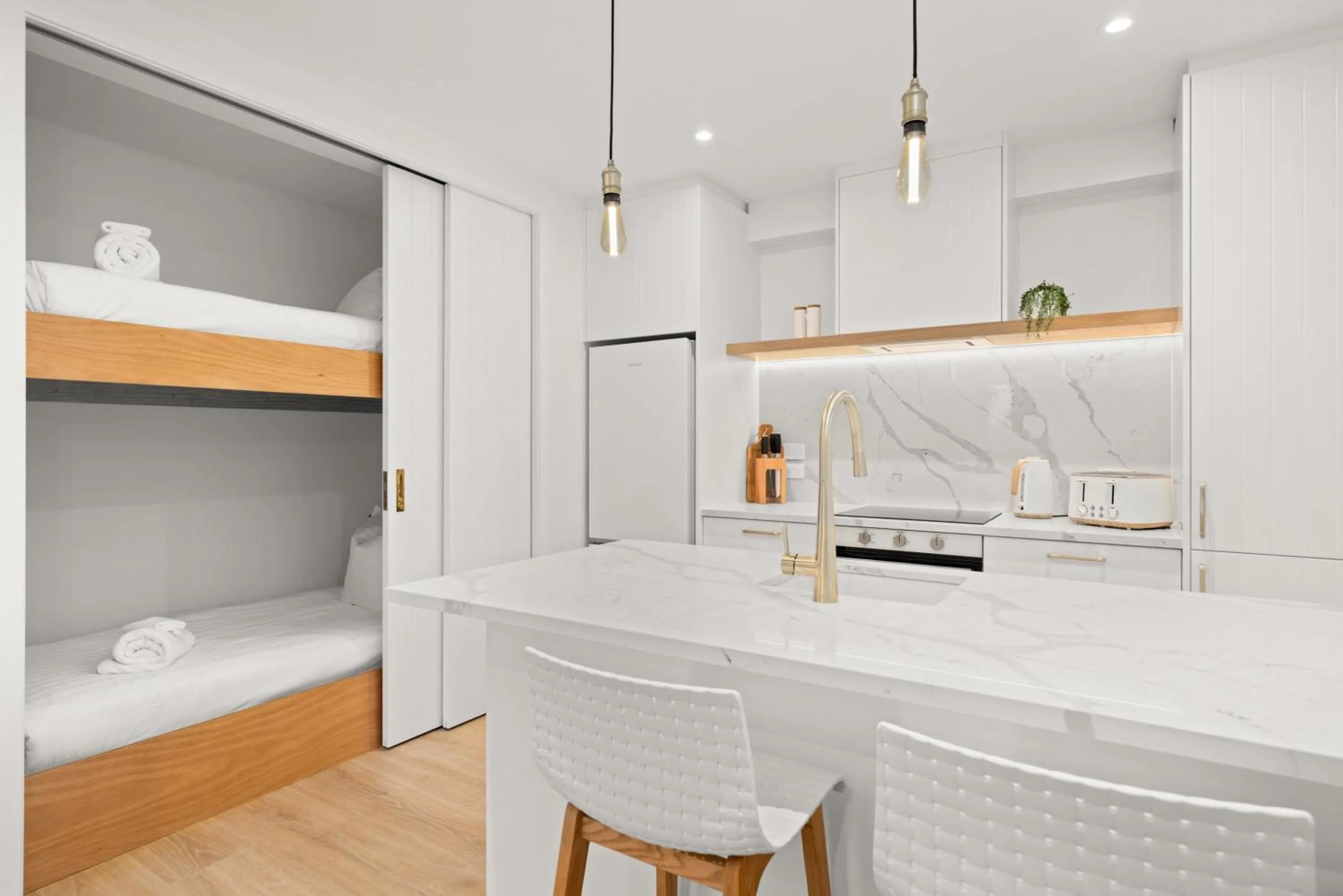 Kitchen or kitchenette in Stay Mission Bay