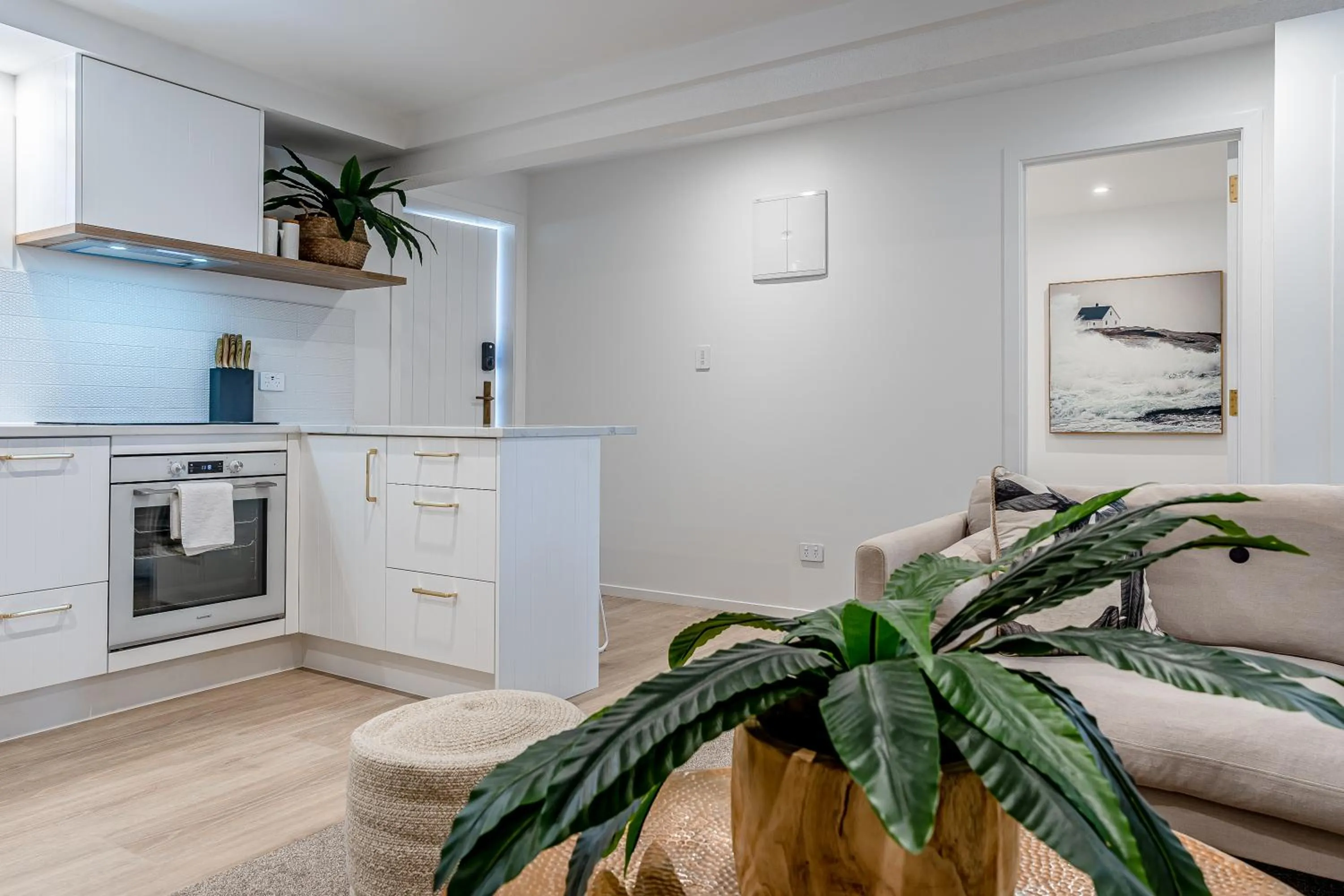 Kitchen or kitchenette in Stay Mission Bay