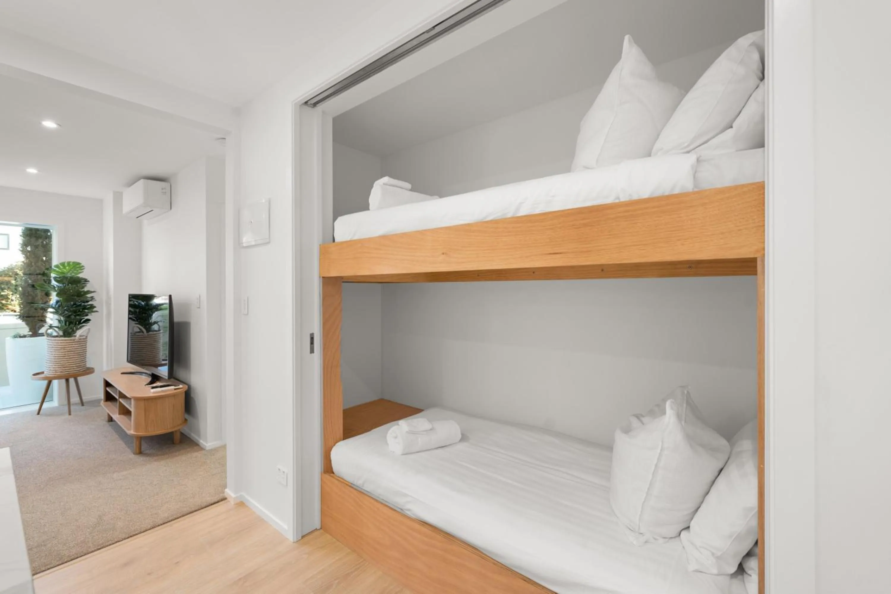 bunk bed, Bed in Stay Mission Bay