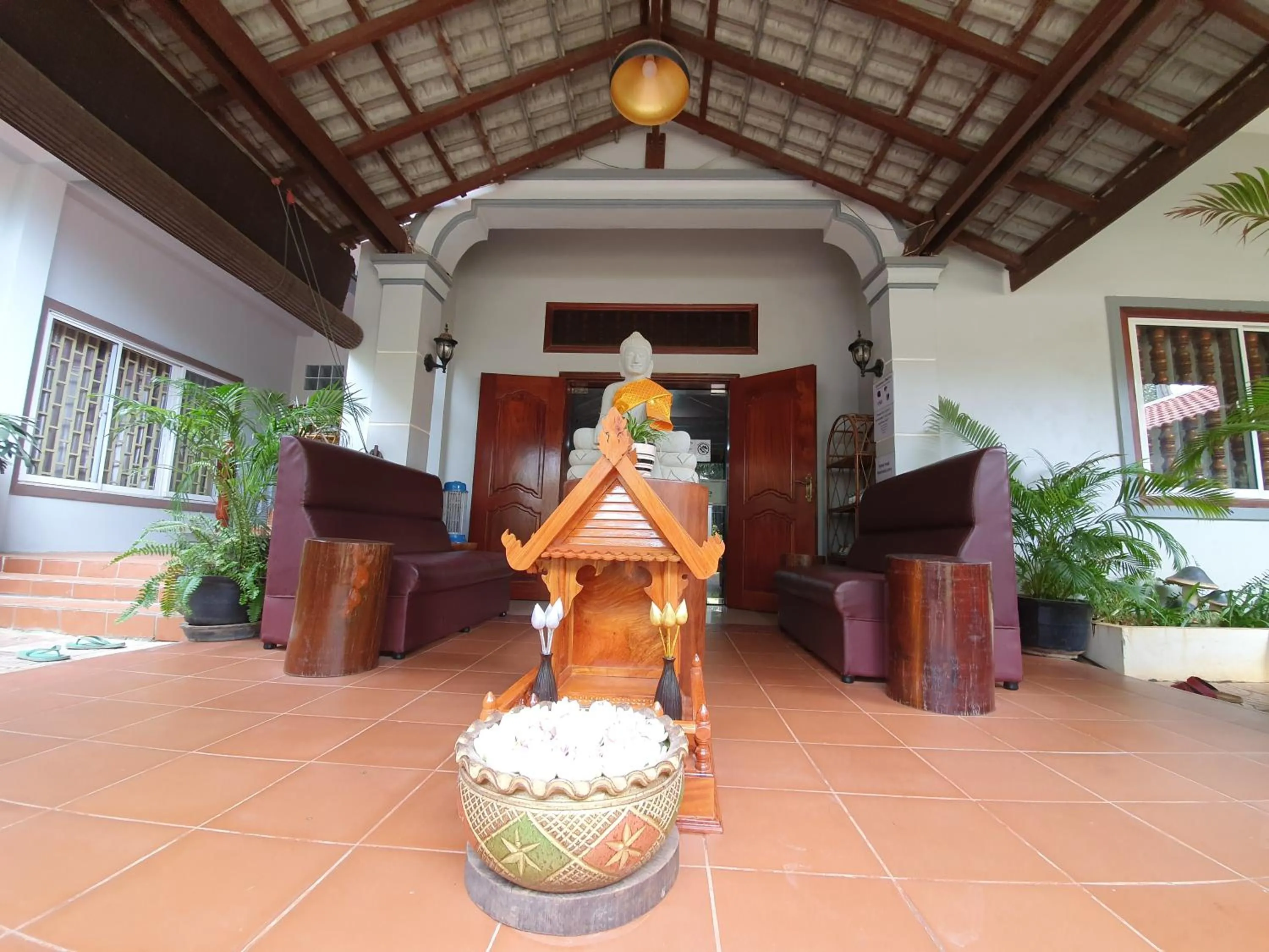 Facade/entrance in Nika's House