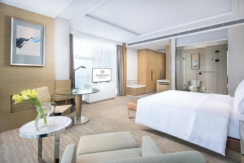 Bed in Jinan Inzone Royal Plaza Hotels