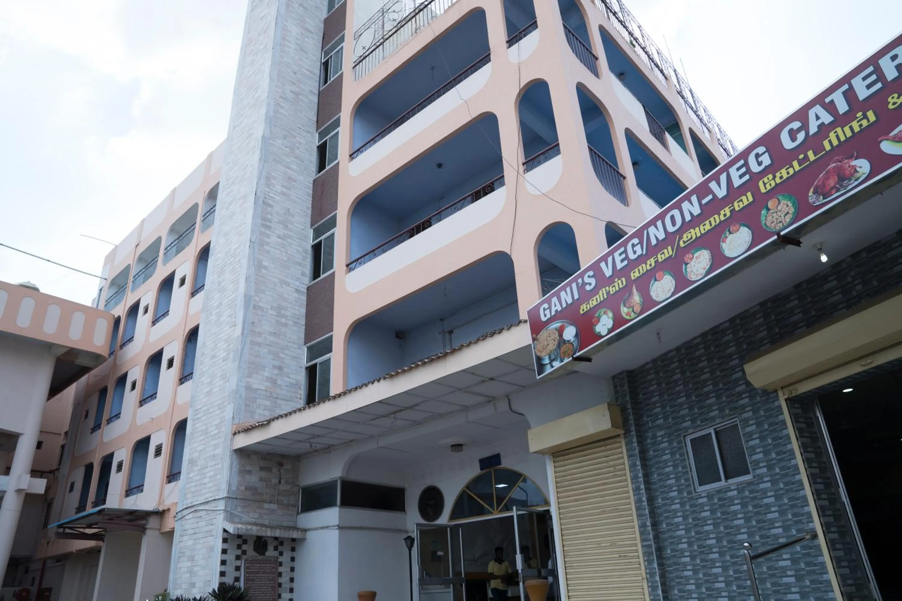 Facade/entrance in Hotel Chanma International