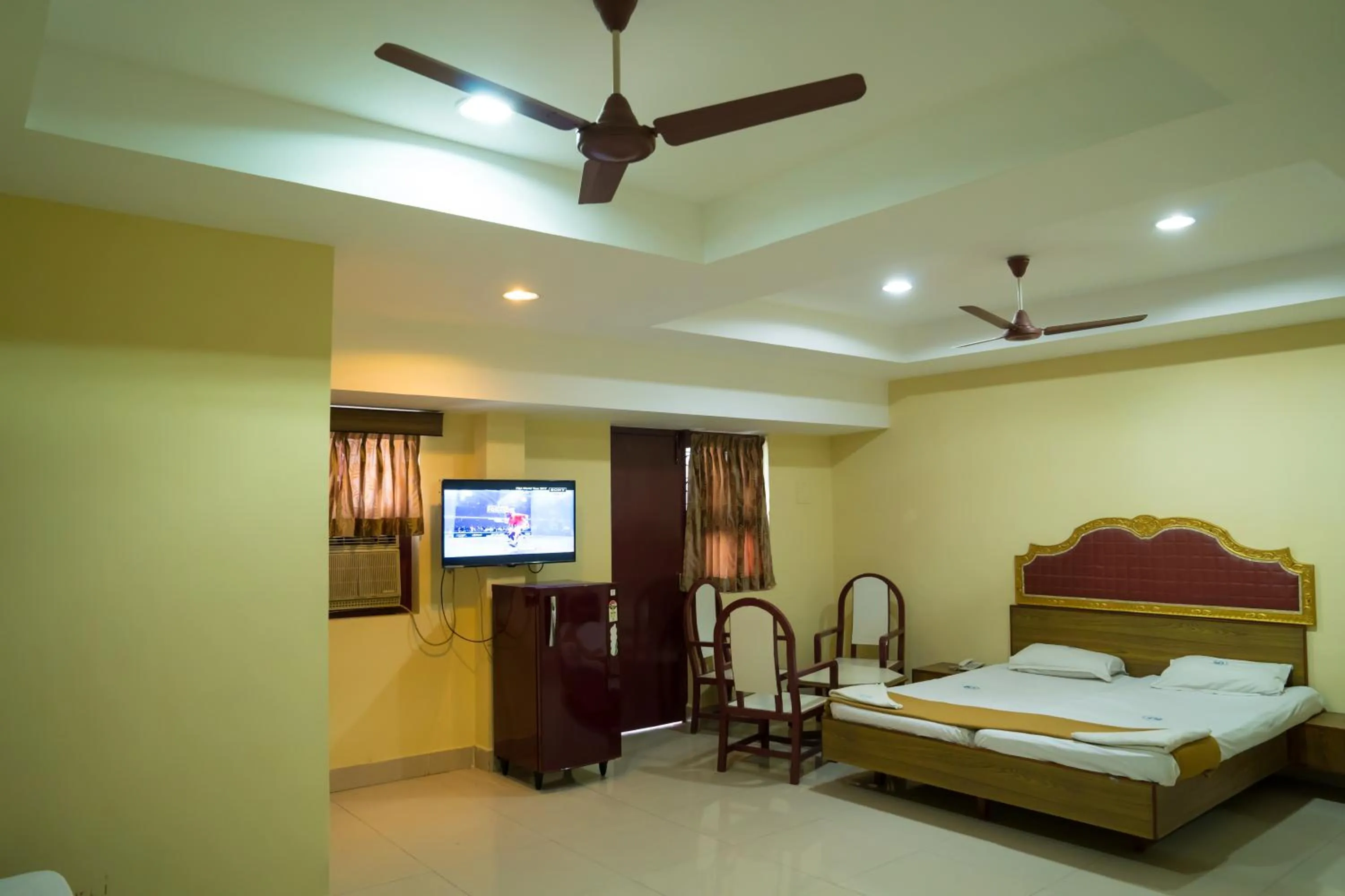 Photo of the whole room, Bed in Hotel Chanma International