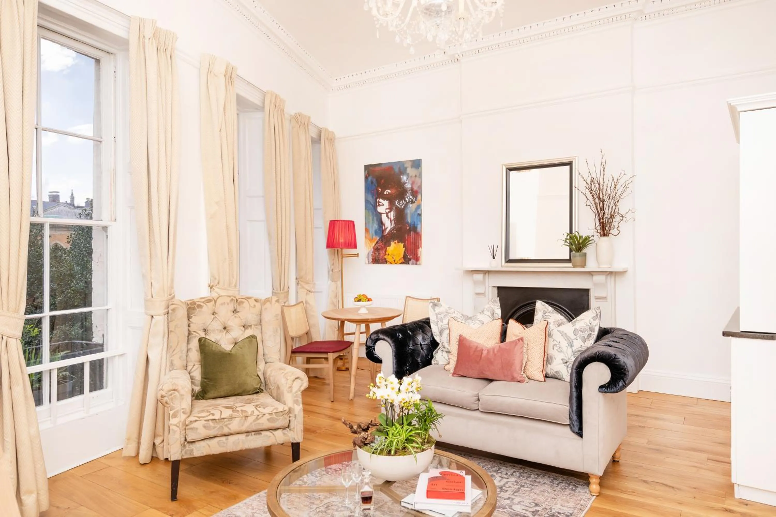 Living room in The Berkeley Square Hotel Bristol