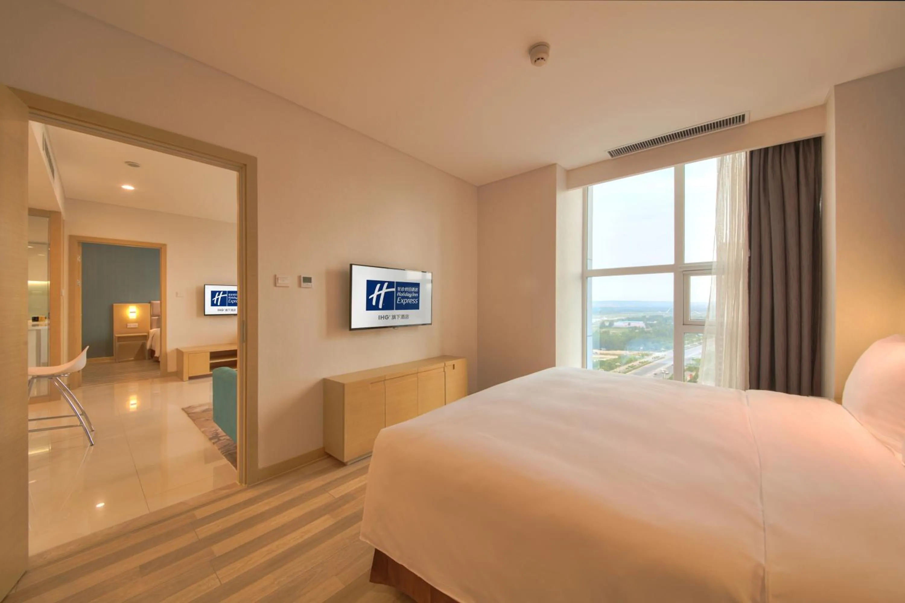 Bedroom, Bed in Holiday Inn Express Luoyang Yichuan by IHG