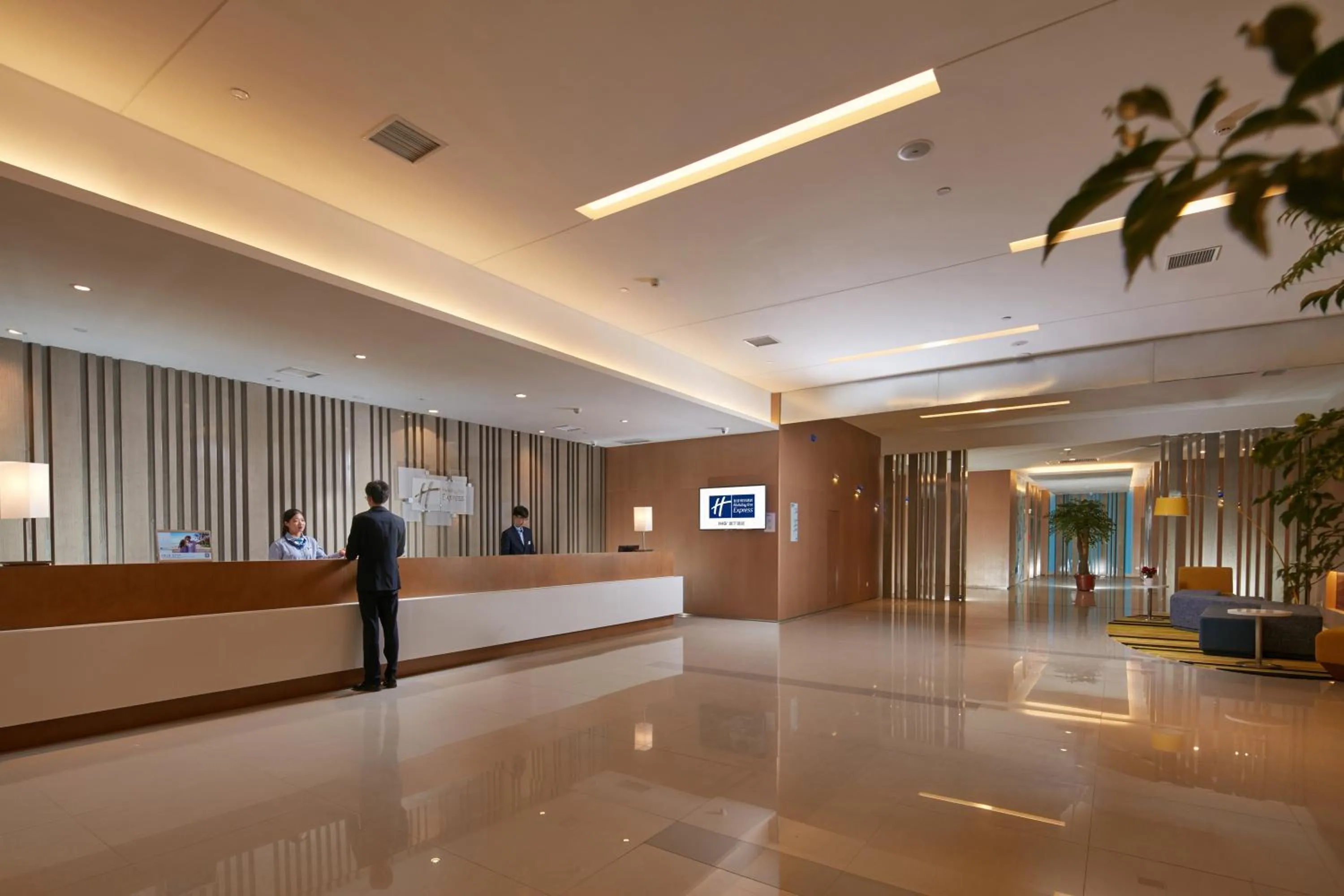 Property building in Holiday Inn Express Luoyang Yichuan by IHG