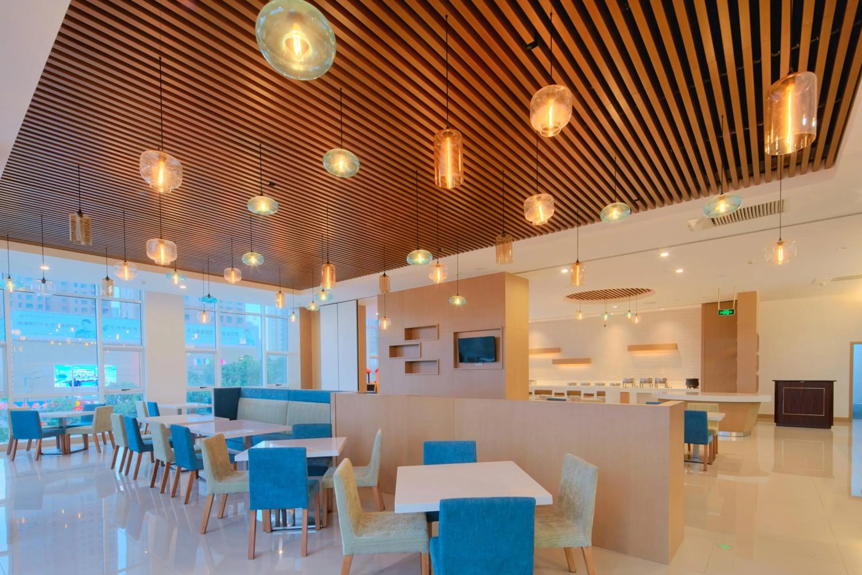 Restaurant/places to eat in Holiday Inn Express Luoyang Yichuan by IHG