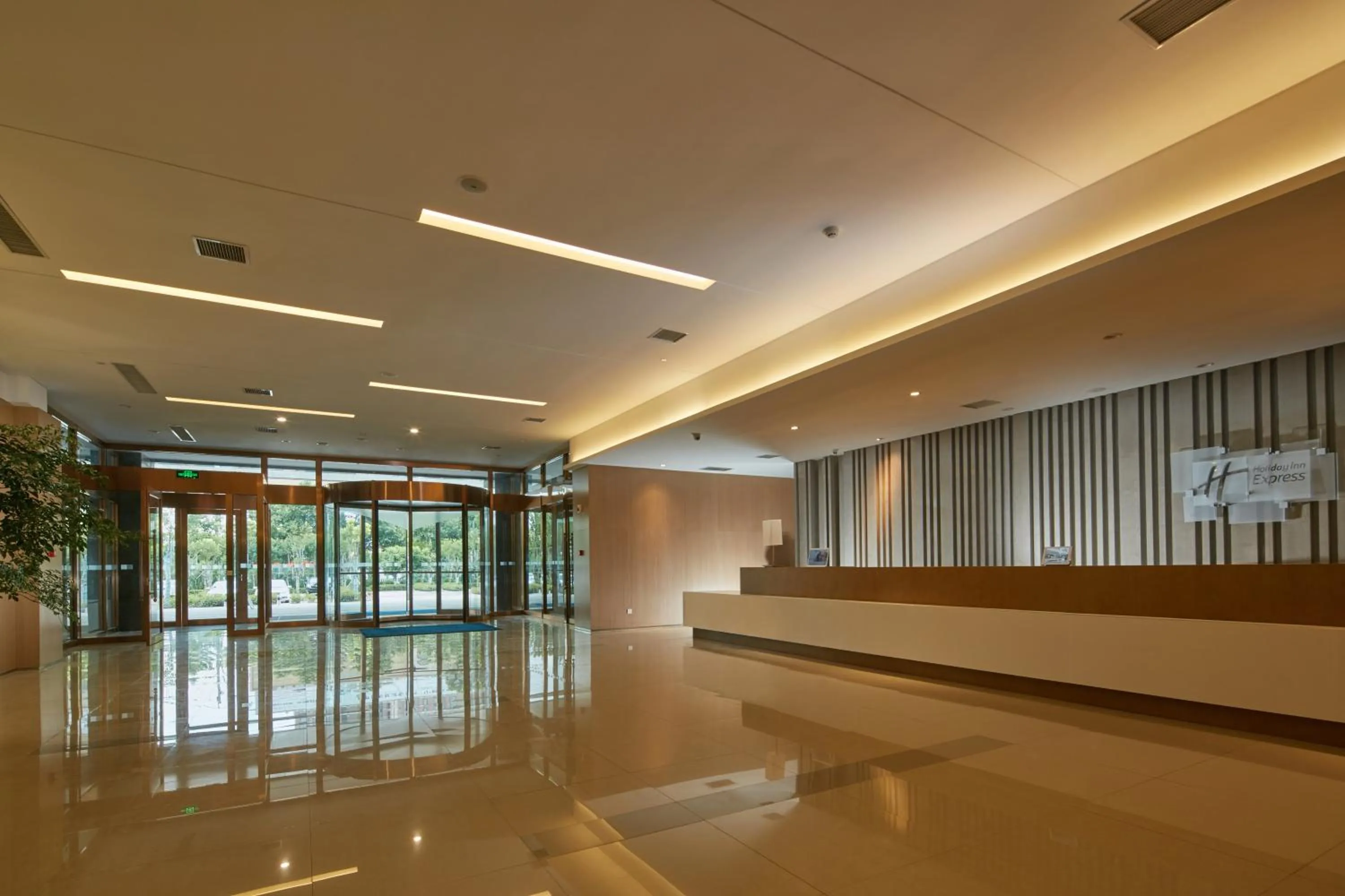 Property building in Holiday Inn Express Luoyang Yichuan by IHG