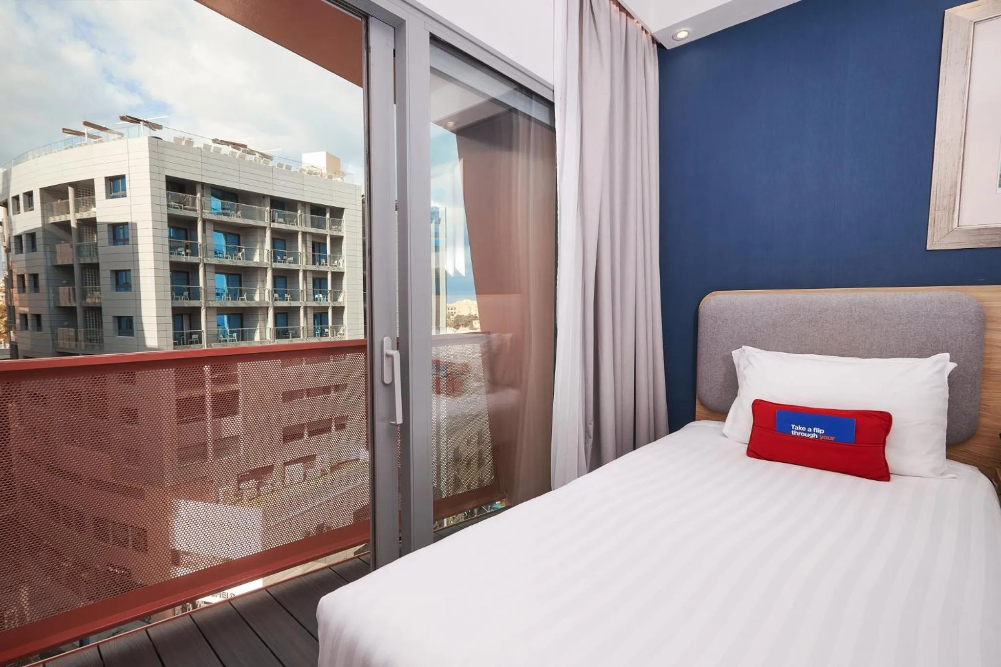 Photo of the whole room, Bed in Holiday Inn Express - Malta by IHG