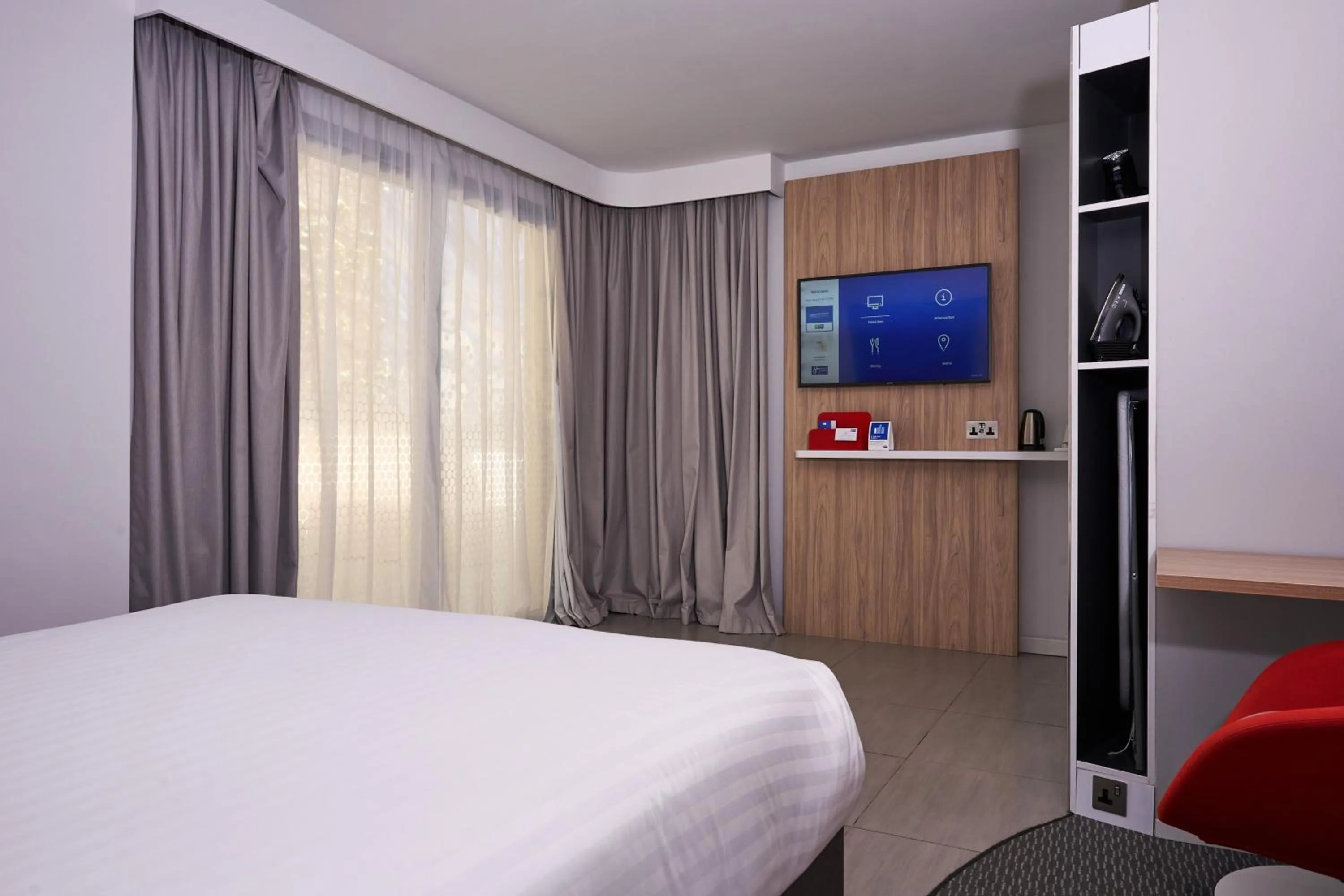 Photo of the whole room, Bed in Holiday Inn Express - Malta by IHG