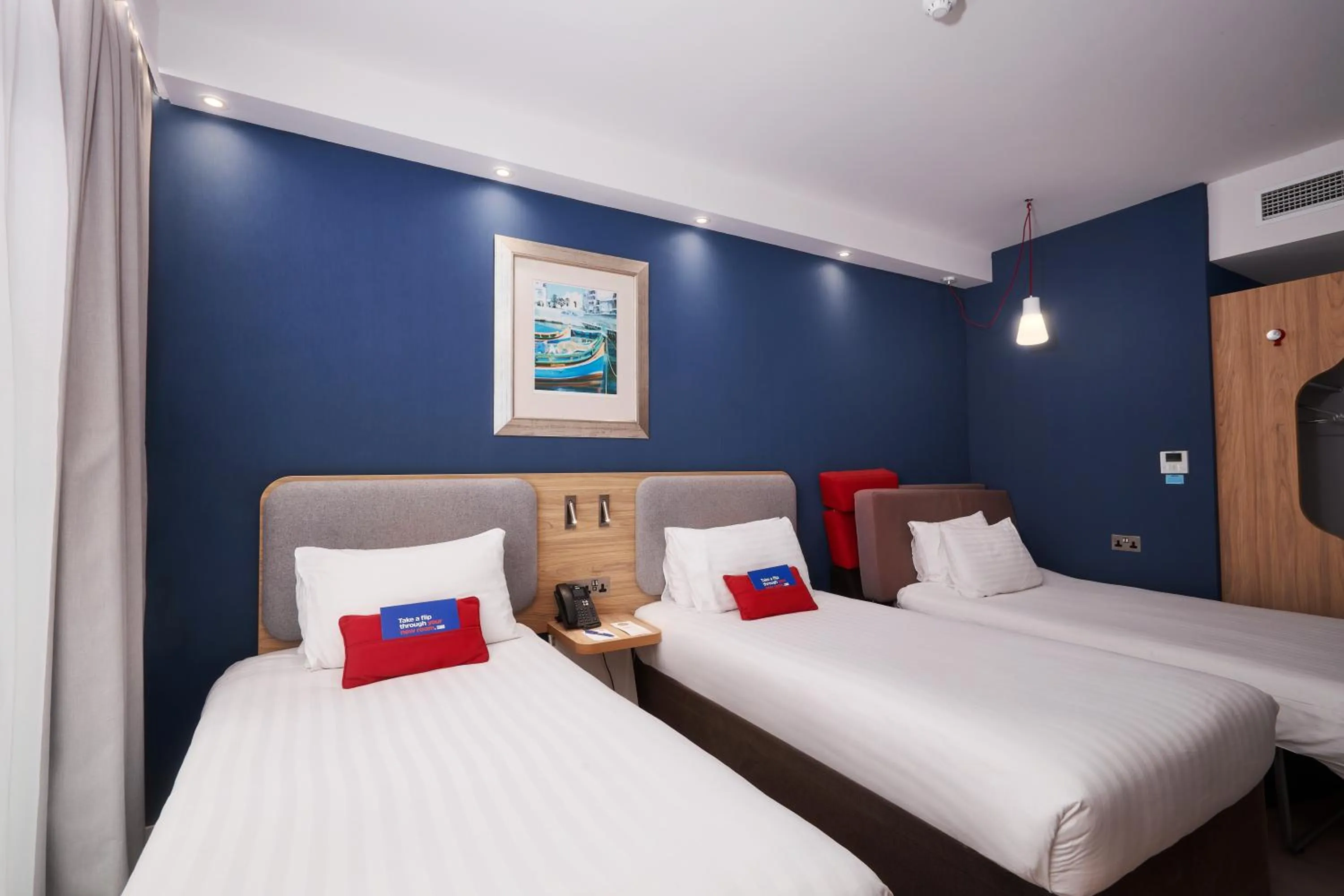 Bedroom, Bed in Holiday Inn Express - Malta by IHG