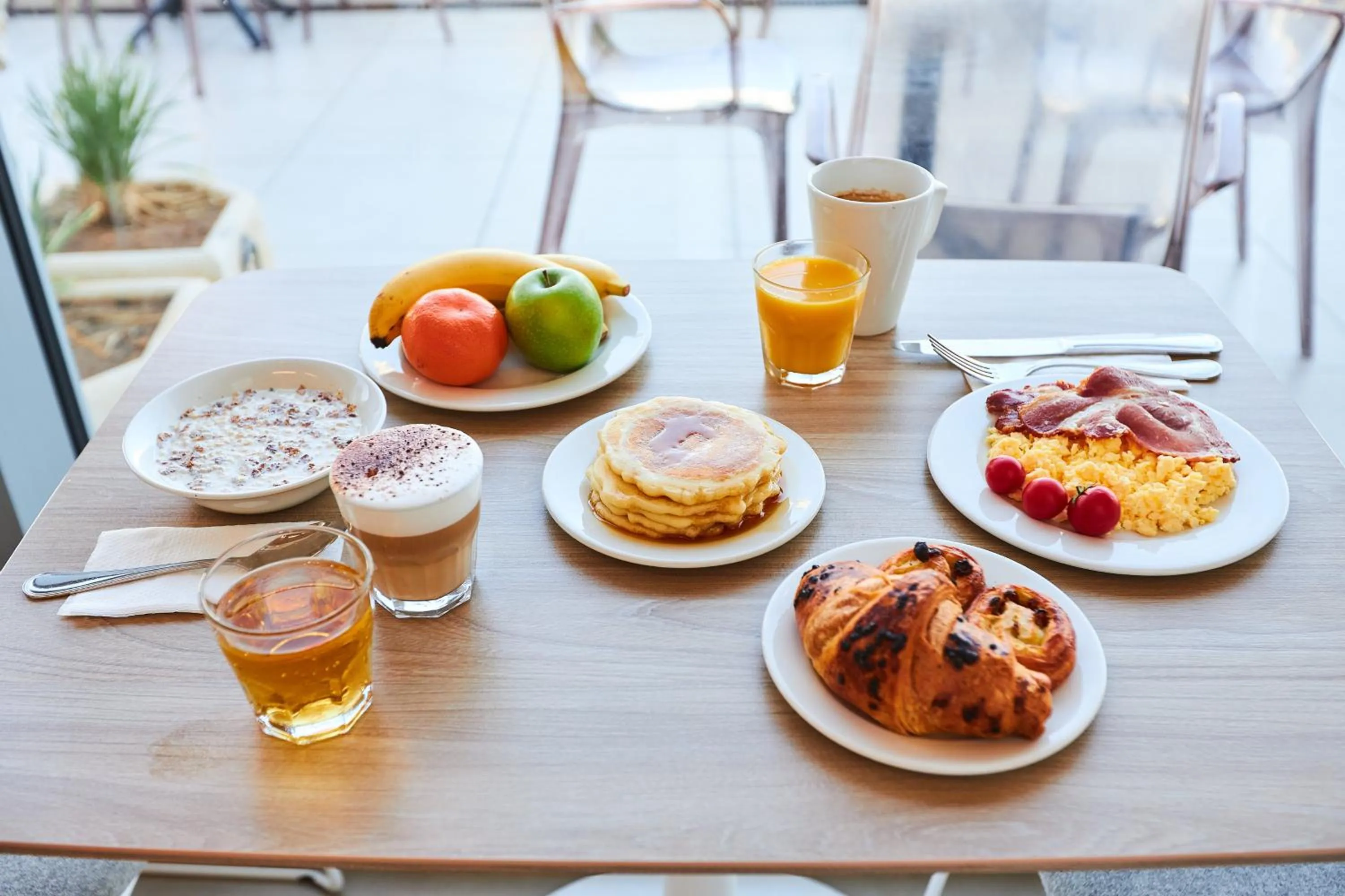 Restaurant/places to eat in Holiday Inn Express - Malta by IHG