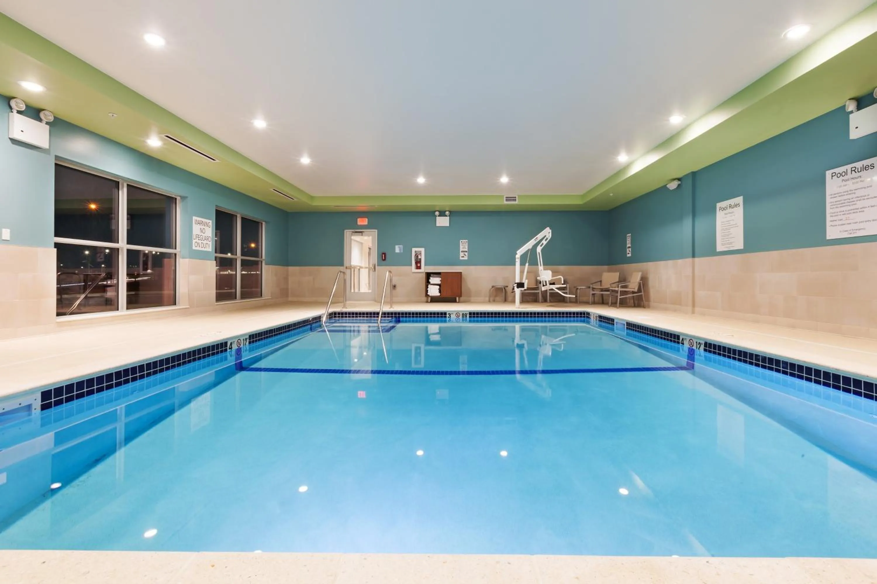 Swimming pool in Holiday Inn Express & Suites - Lenexa - Overland Park Area by IHG