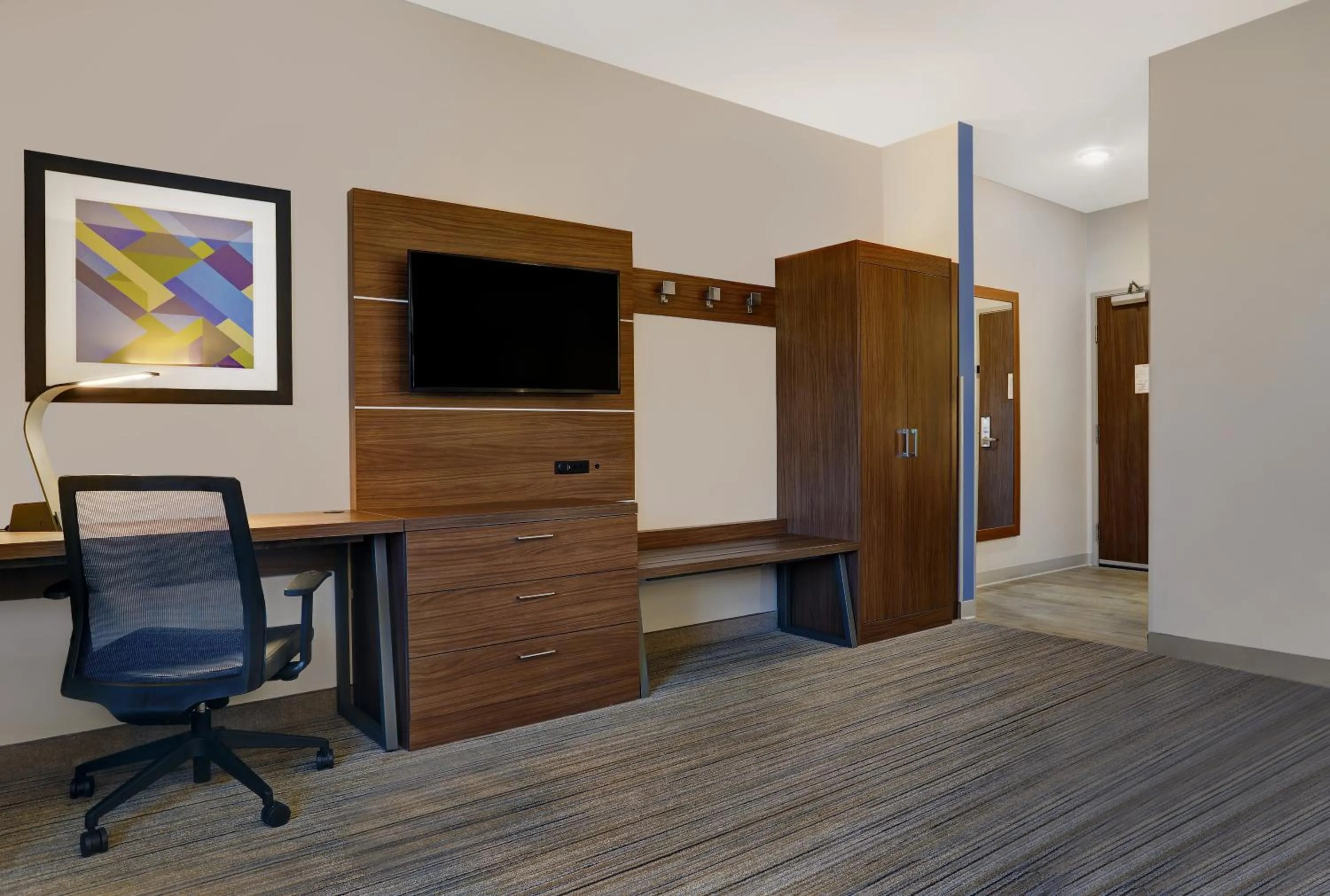 Bedroom in Holiday Inn Express & Suites - Lenexa - Overland Park Area by IHG