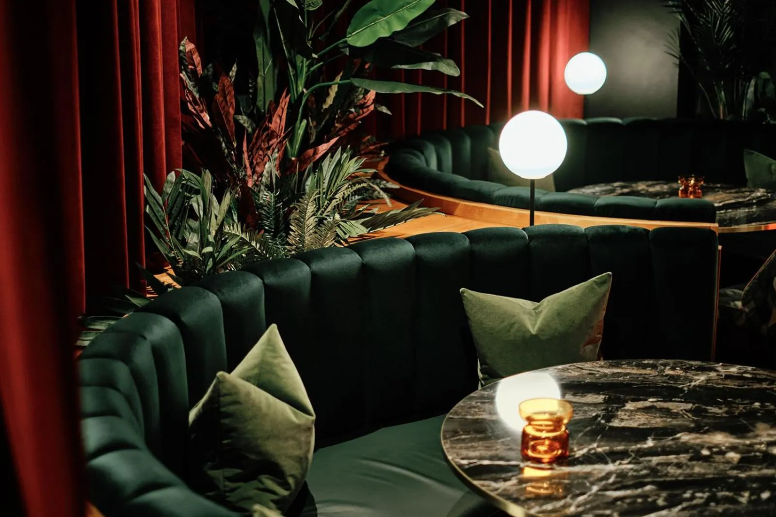 Lounge or bar in Pomme d'Or Hotel