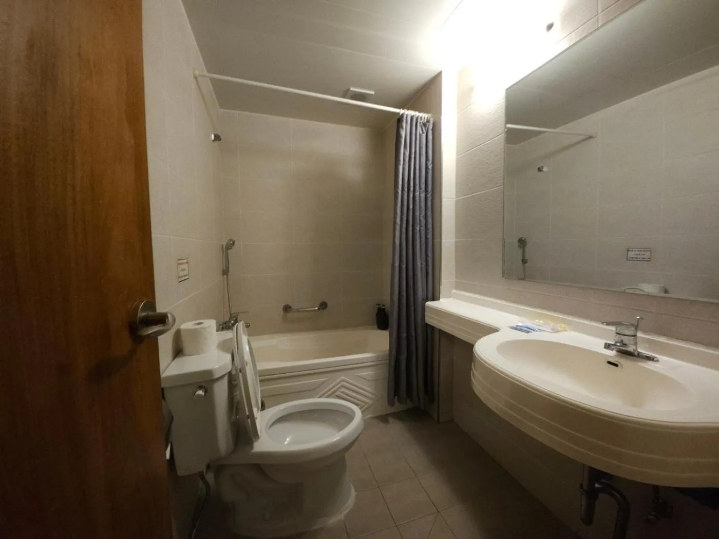 Toilet in Insadong Crown Hotel