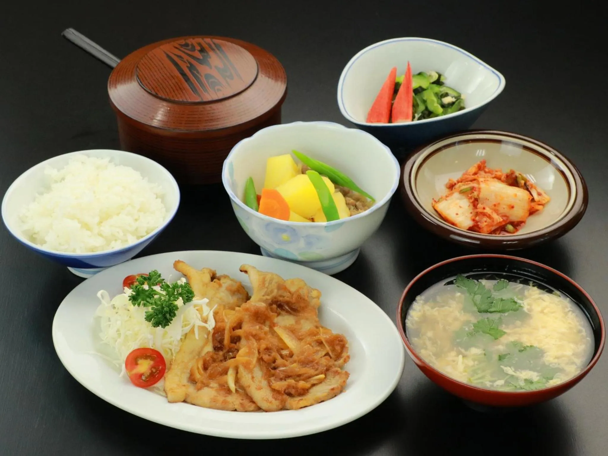 Food and drinks in Business Hotel Nishikiryu