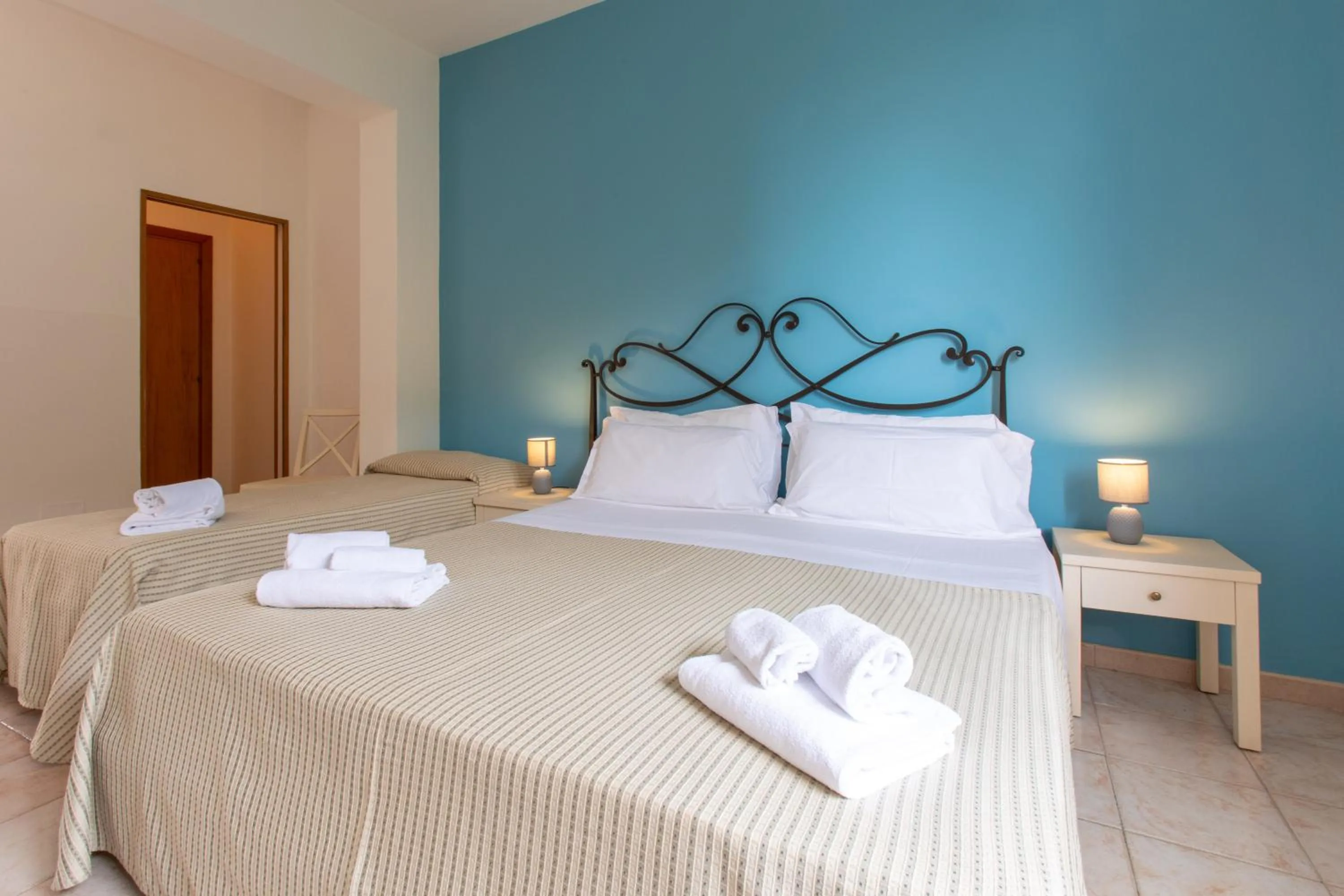 Bedroom, Bed in Hotel Amarea - Aeolian Charme