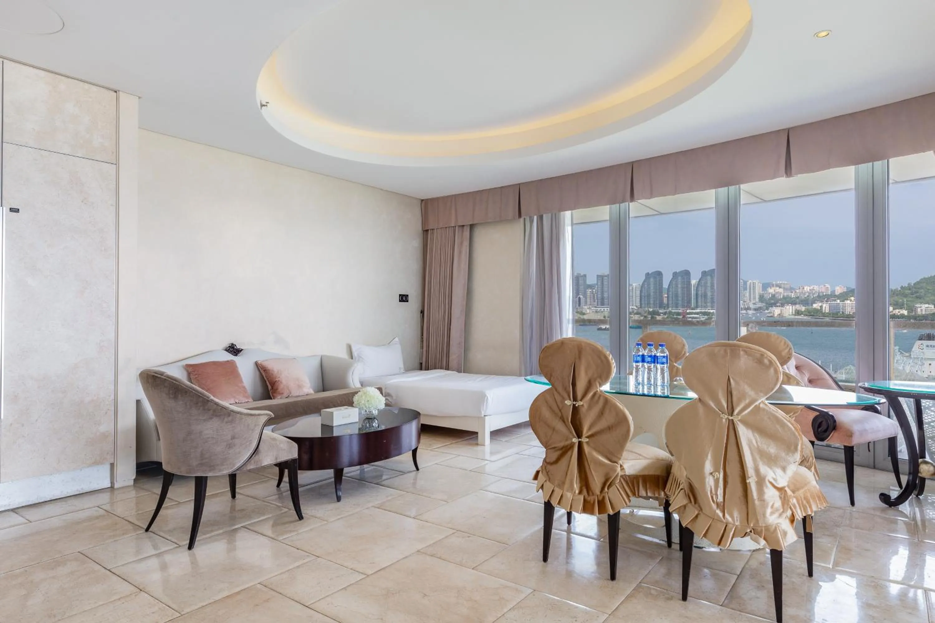 Living room in Sanya Phoenix Island Yuejia flat