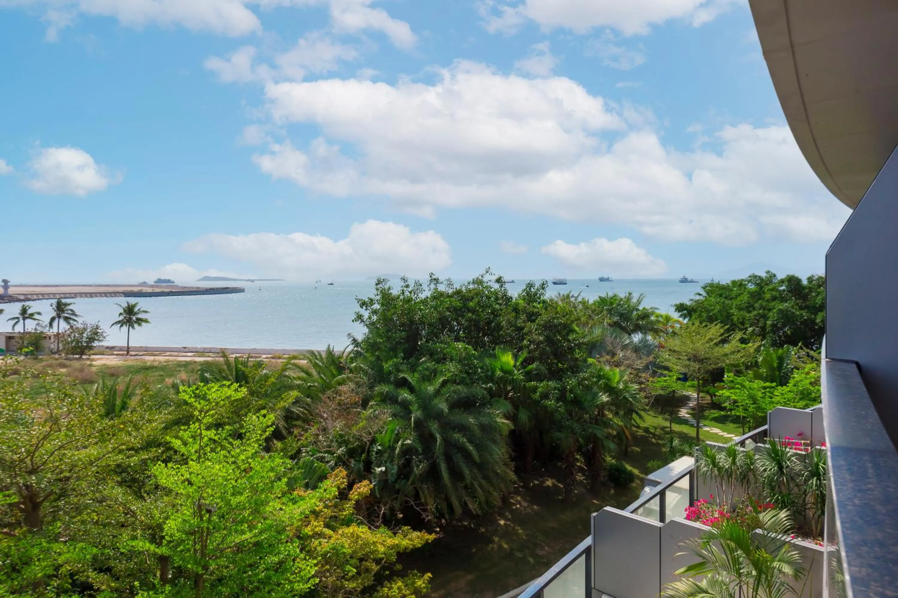 View (from property/room) in Sanya Phoenix Island Yuejia flat