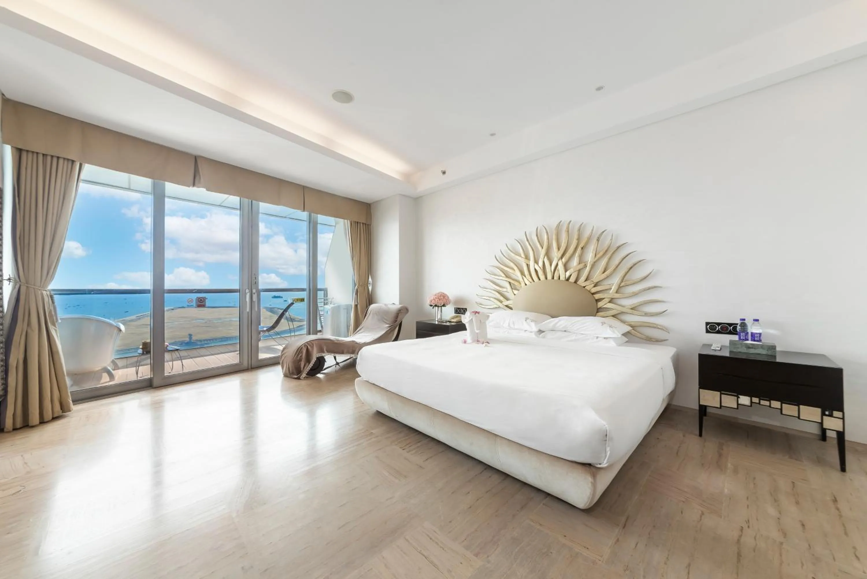 Photo of the whole room in Sanya Phoenix Island Yuejia flat