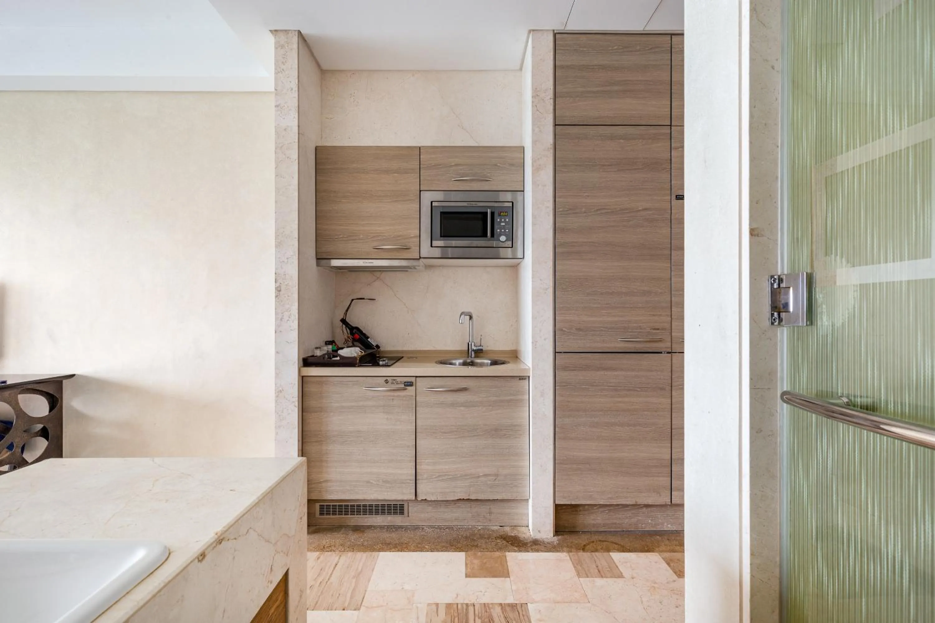 Kitchen or kitchenette in Sanya Phoenix Island Yuejia flat