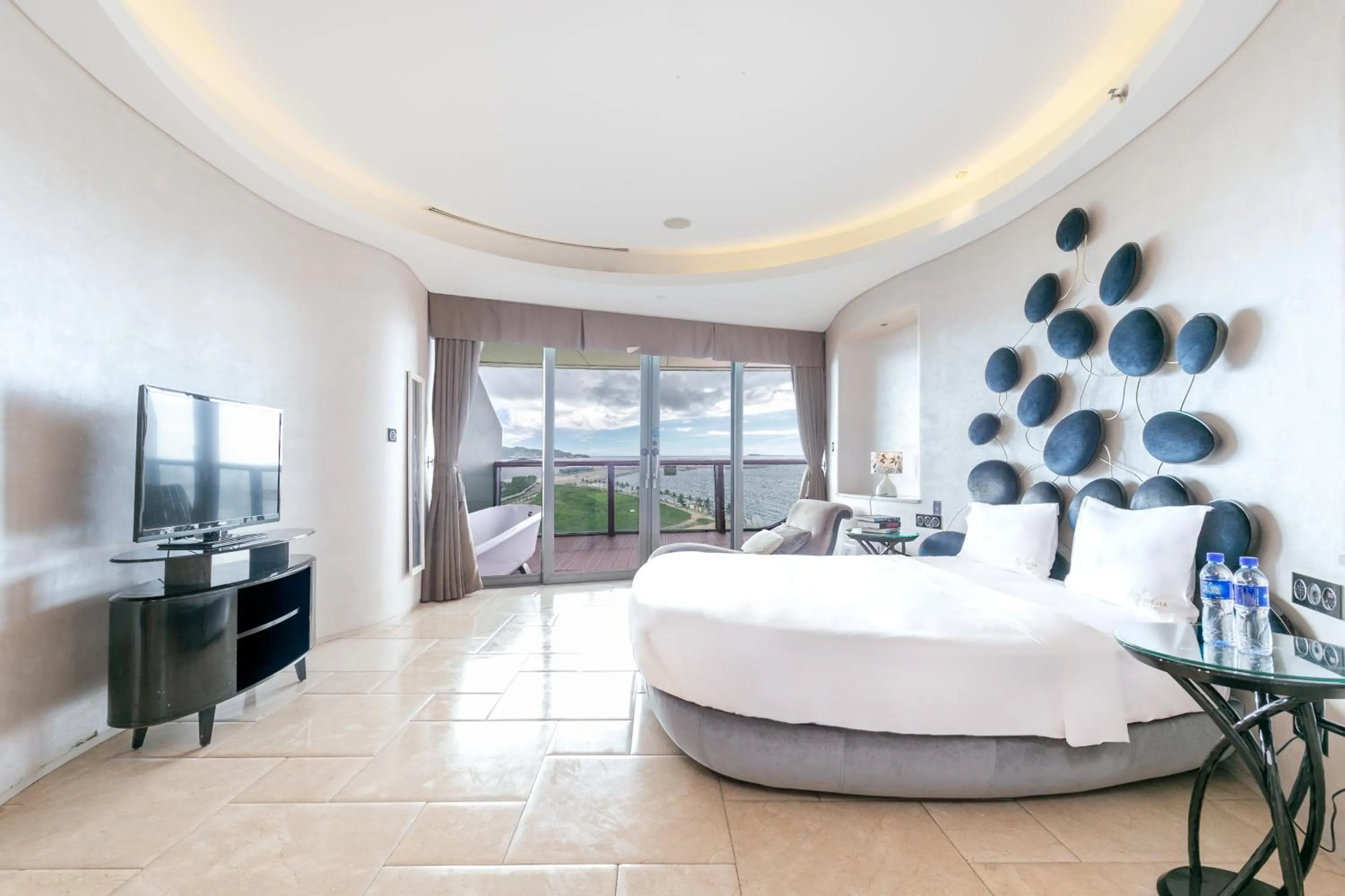 Photo of the whole room in Sanya Phoenix Island Yuejia flat