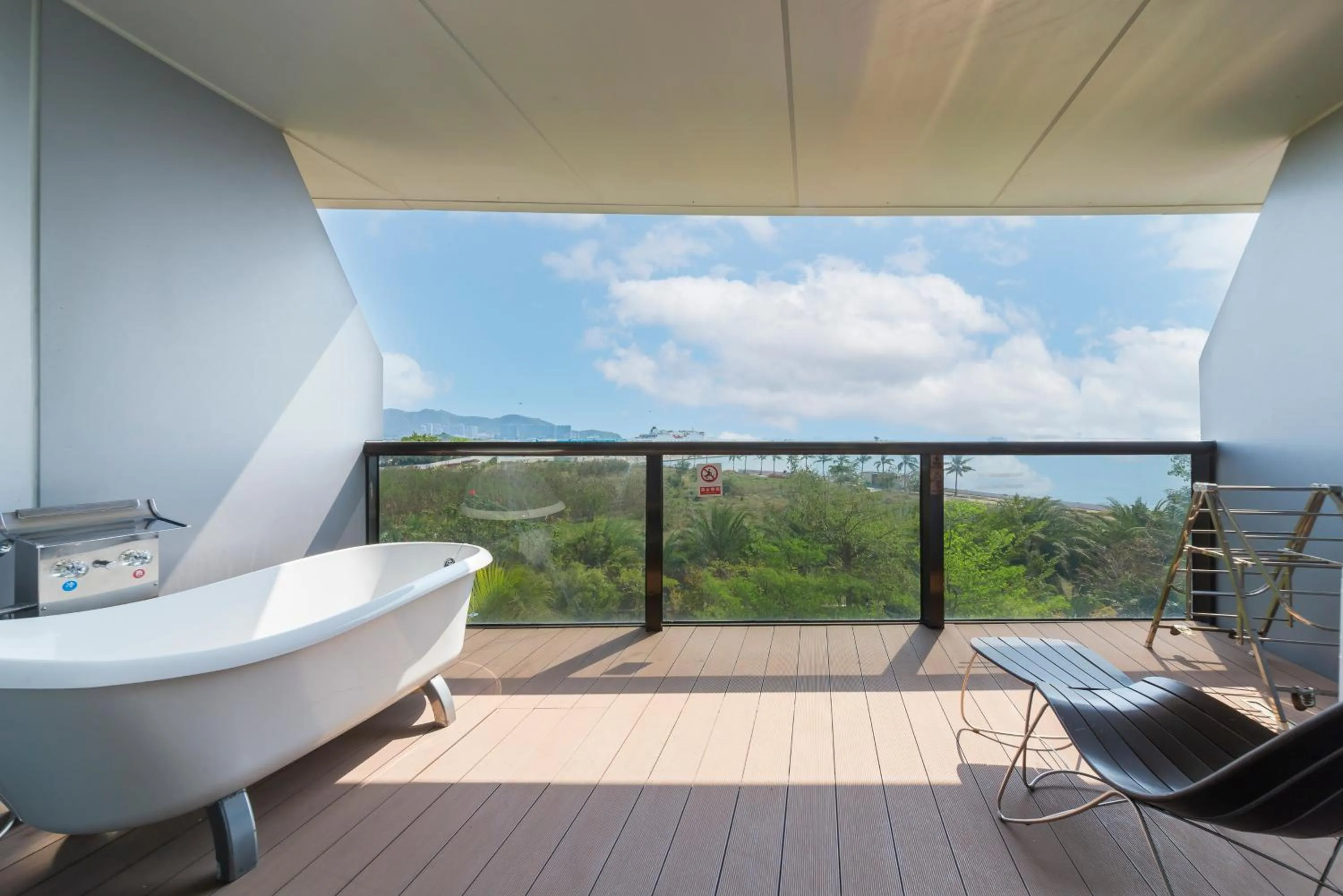 Balcony/Terrace in Sanya Phoenix Island Yuejia flat