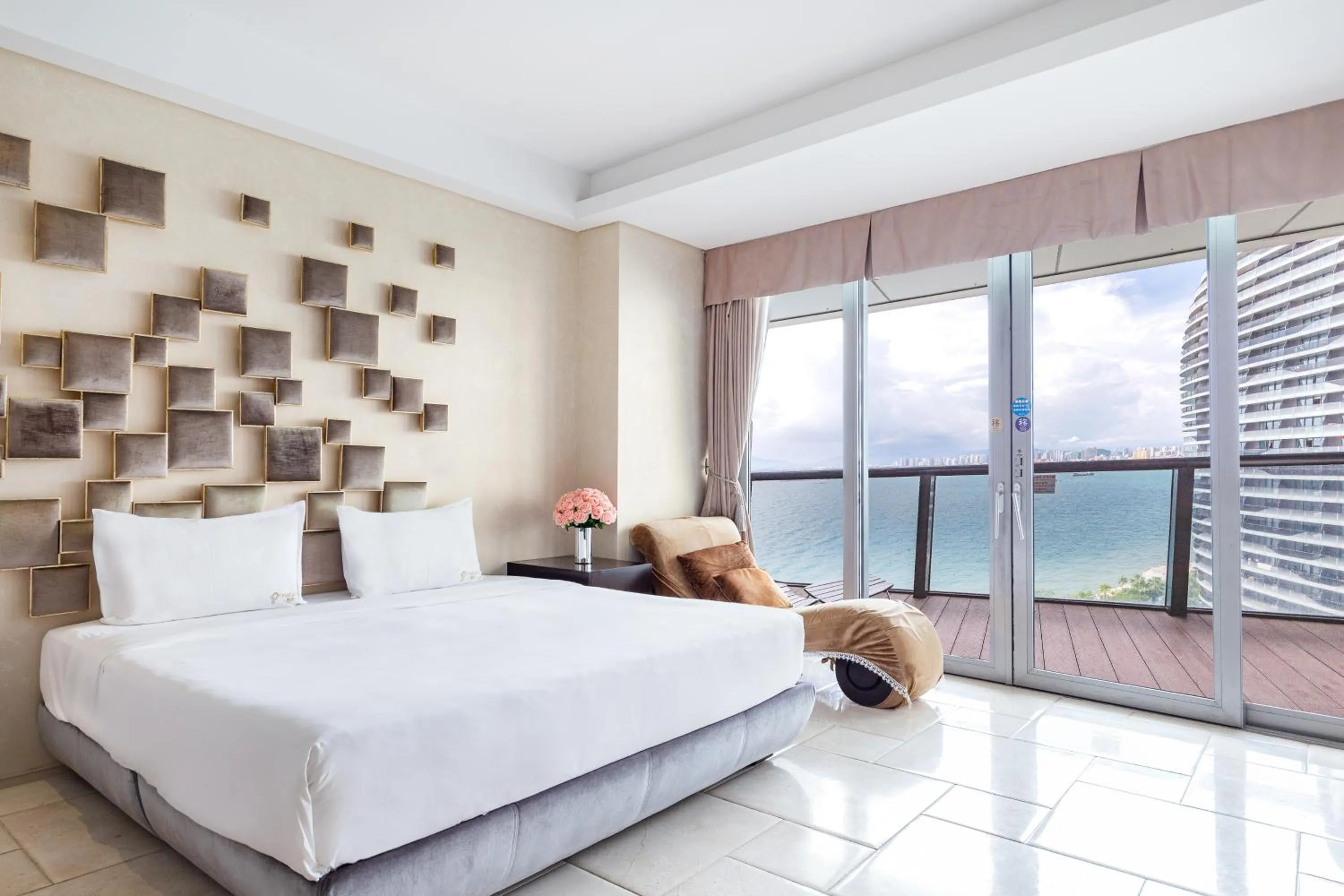 Photo of the whole room in Sanya Phoenix Island Yuejia flat