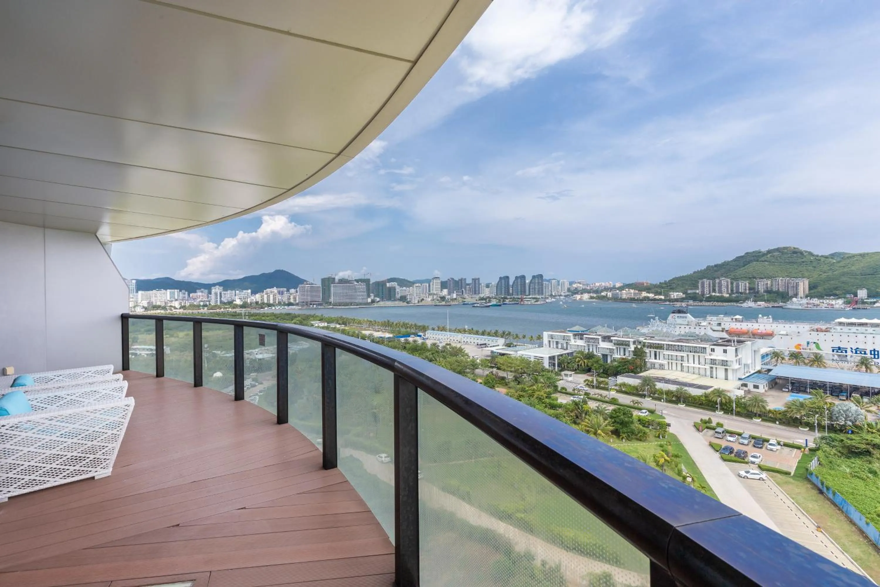 View (from property/room) in Sanya Phoenix Island Yuejia flat