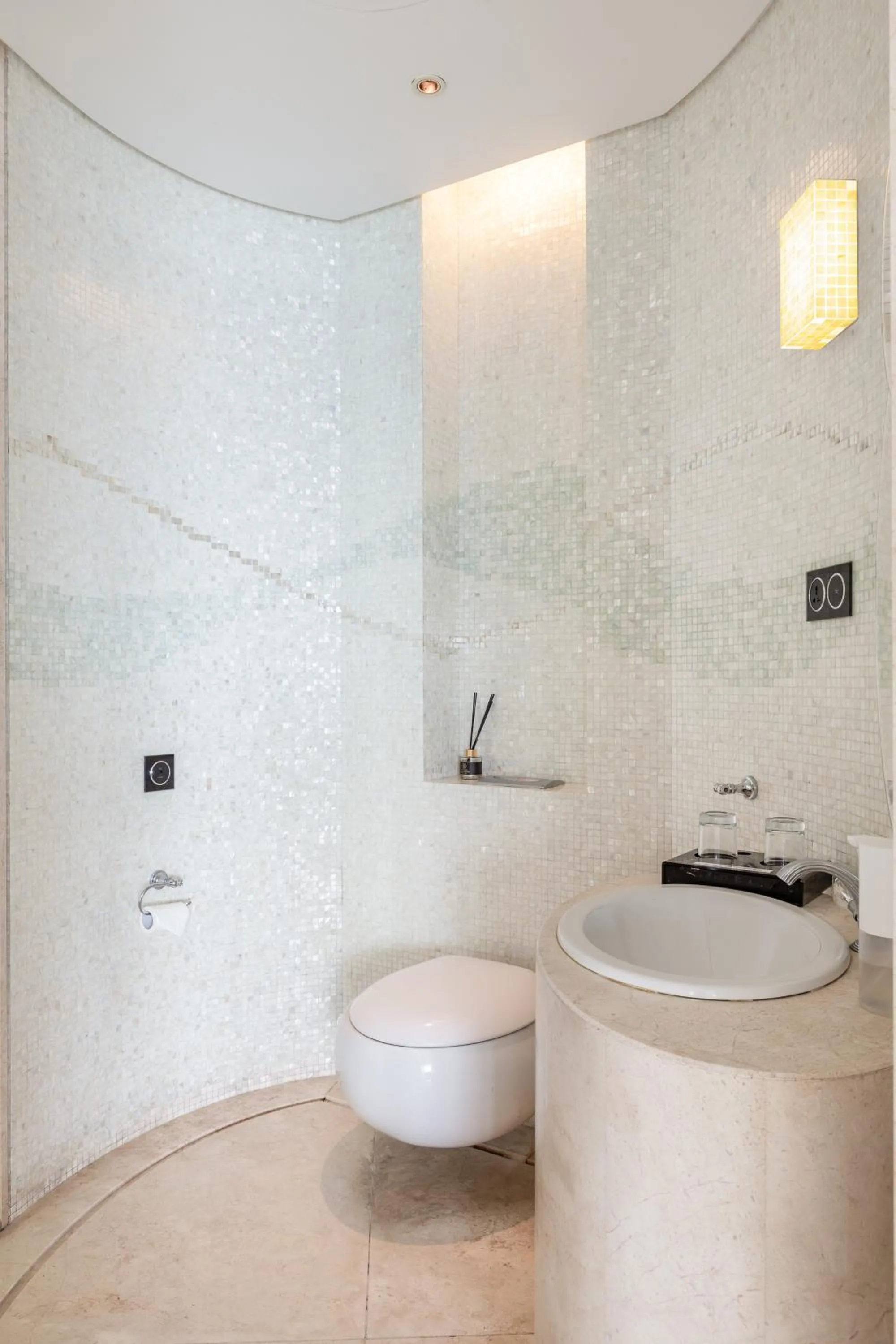 Toilet in Sanya Phoenix Island Yuejia flat