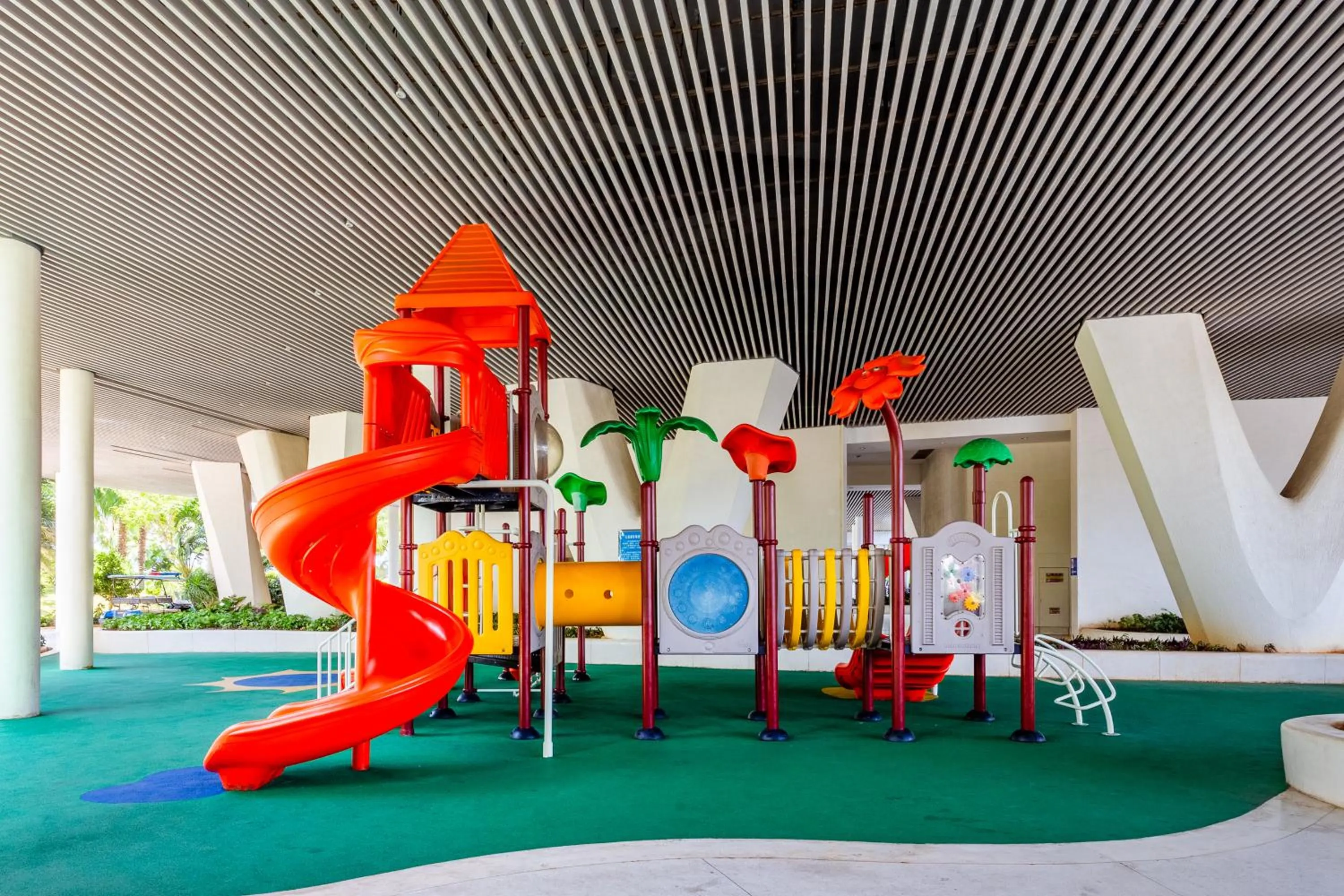 Children play ground in Sanya Phoenix Island Yuejia flat