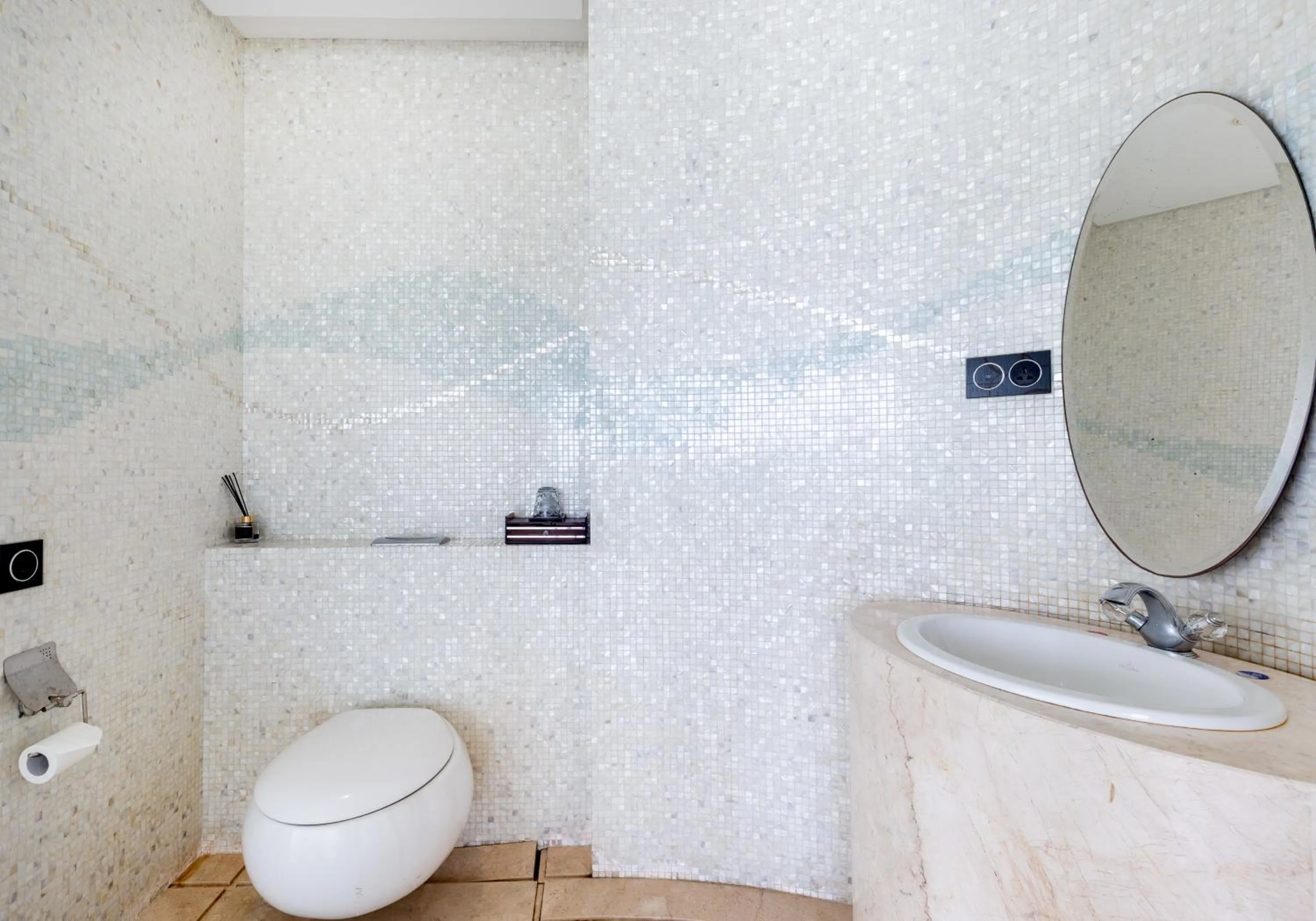 Toilet in Sanya Phoenix Island Yuejia flat