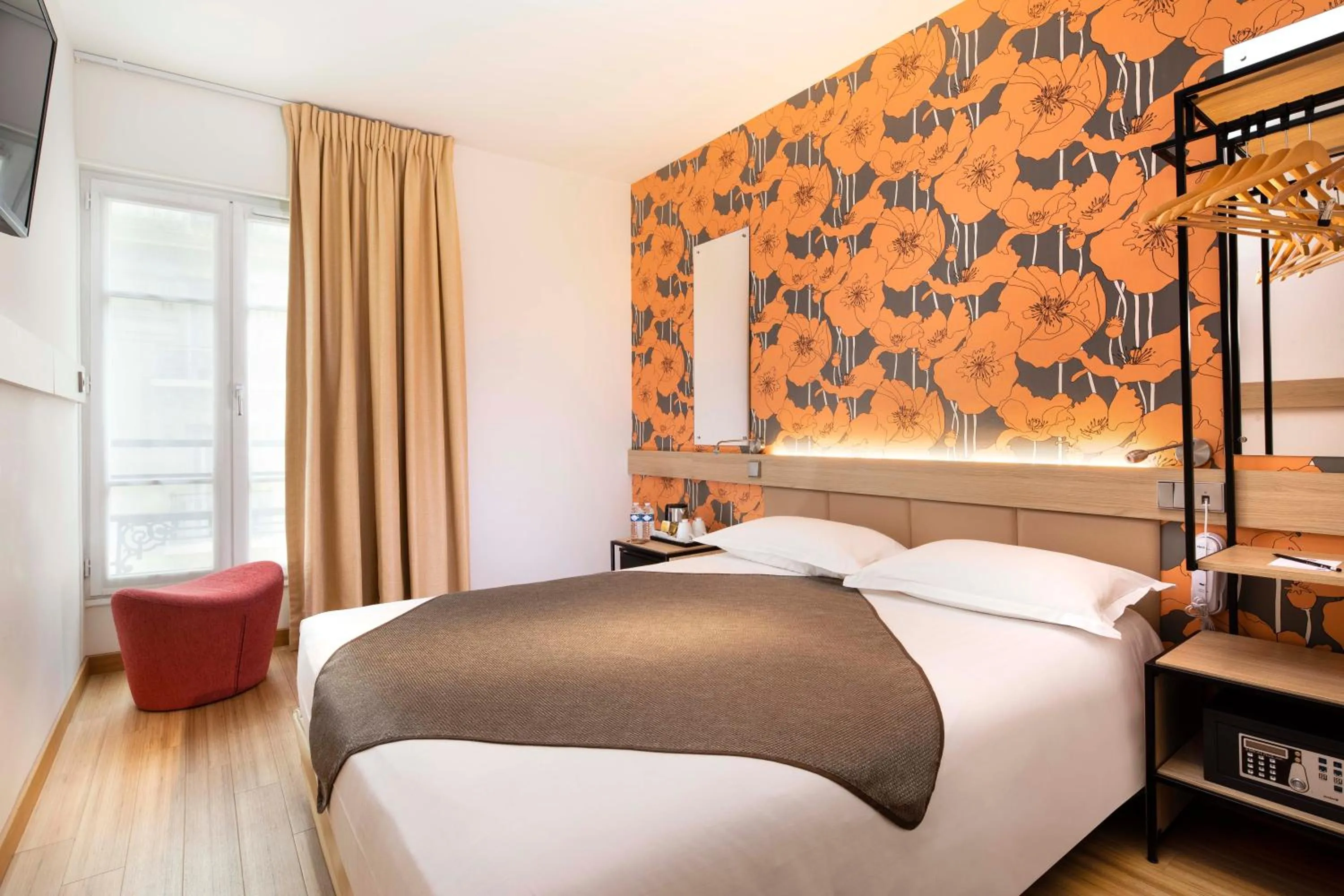 Bed in Hôtel Hor Les Lumières