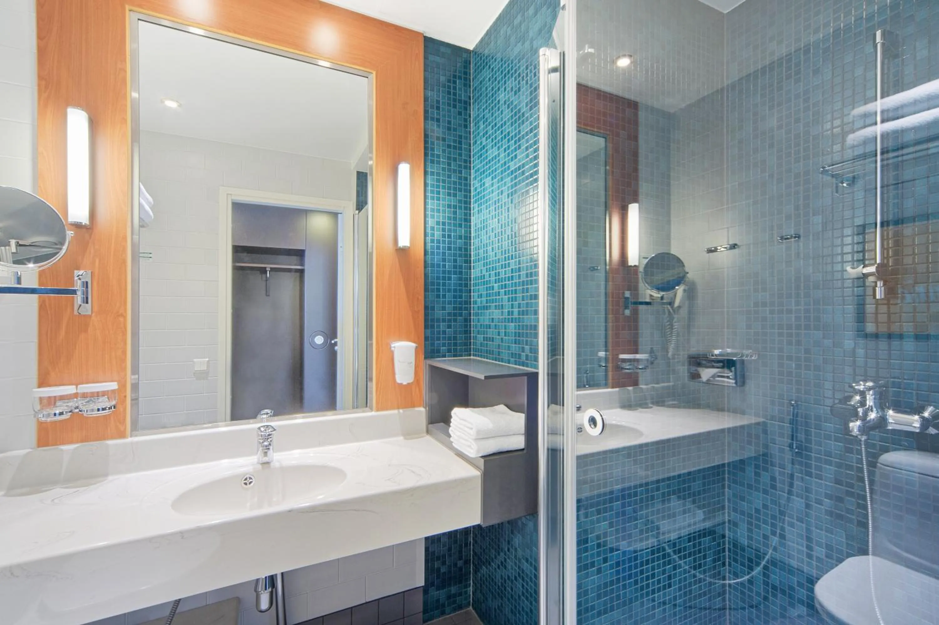 Bathroom in Holiday Inn Helsinki West - Ruoholahti by IHG