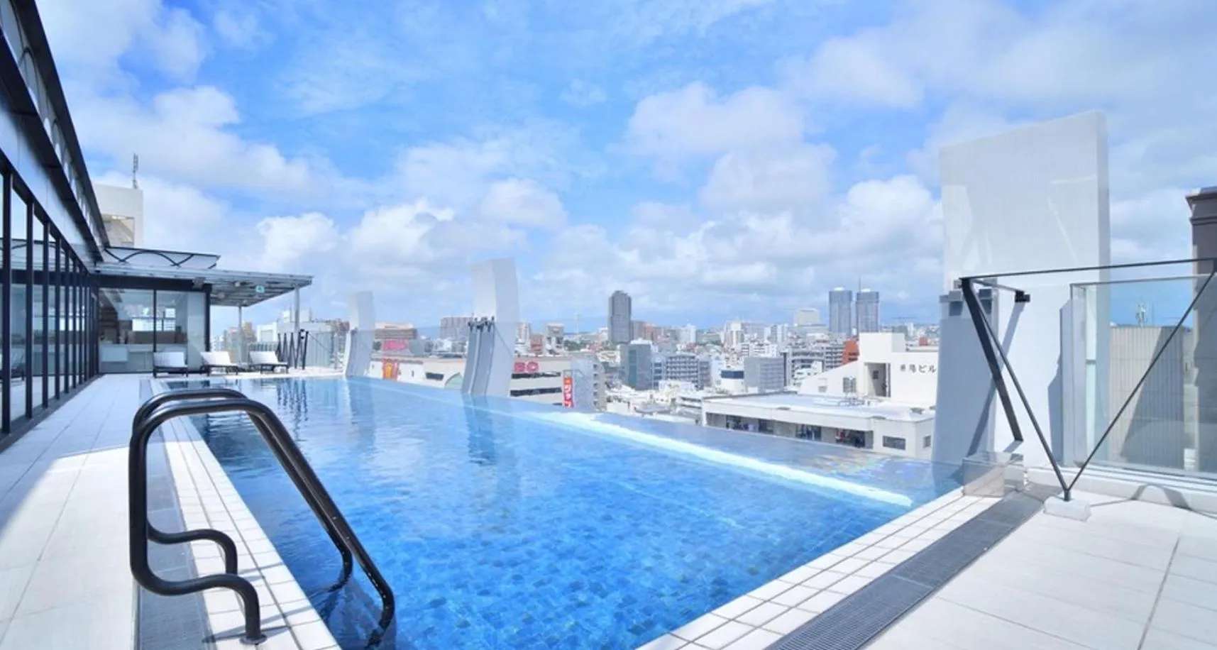Swimming pool in Hotel Aqua Citta Naha